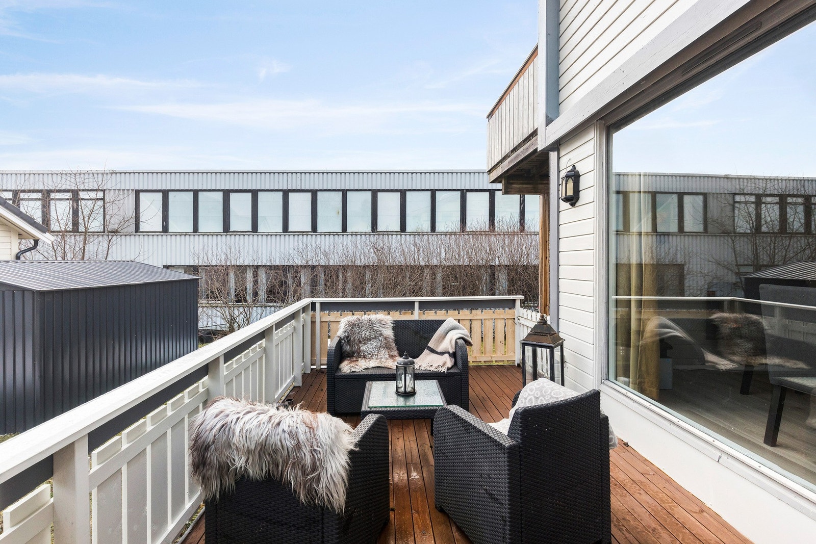 Terrasse til hoveddel. Galleribilde