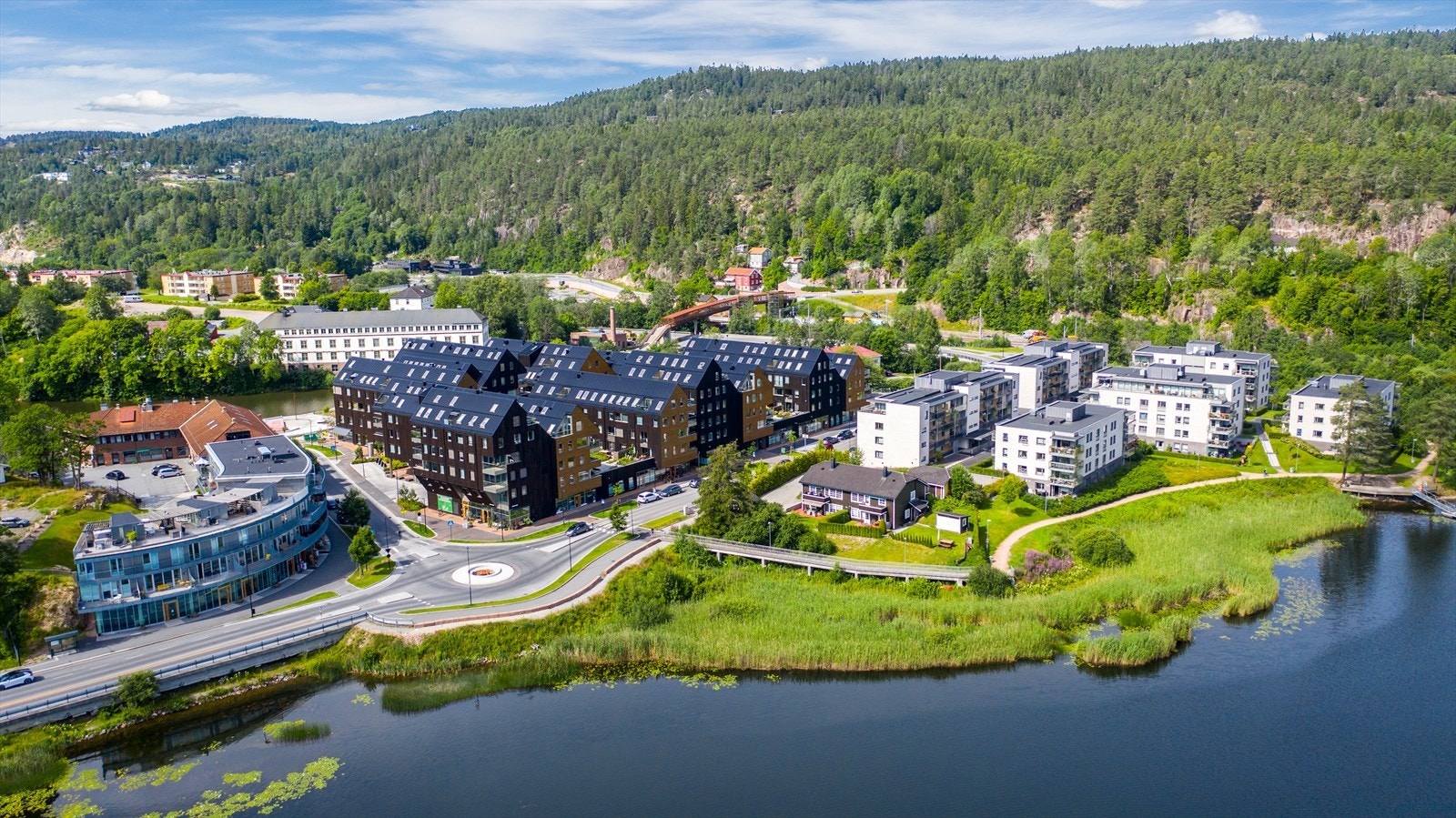 Heggedal sentrum med diverse utvalg av spennende forretninger Galleribilde