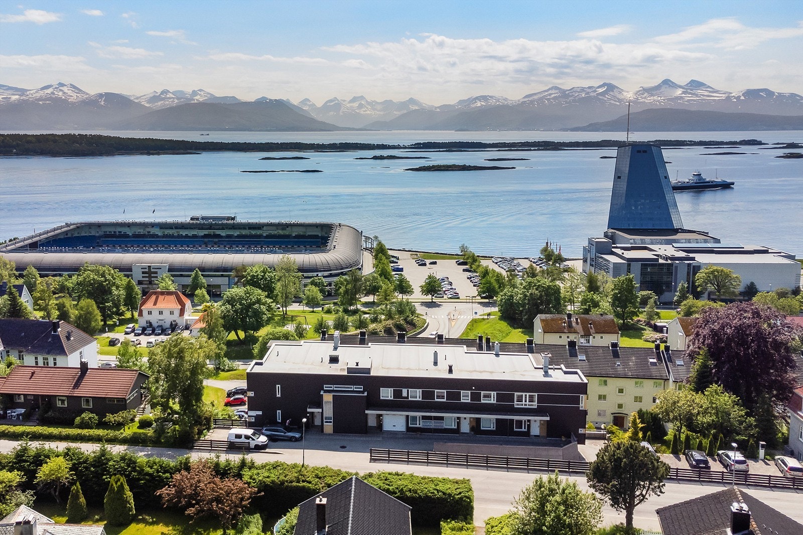 Flott utsikt ut mot Moldefjorden Galleribilde