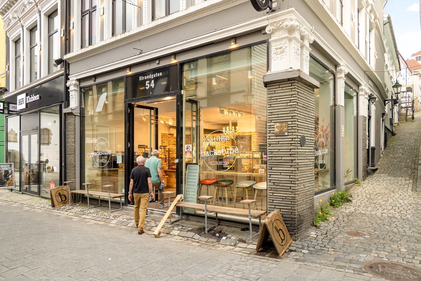 Her kan man legge morgenturen i helgene og nyte fersk bakst! Galleribilde