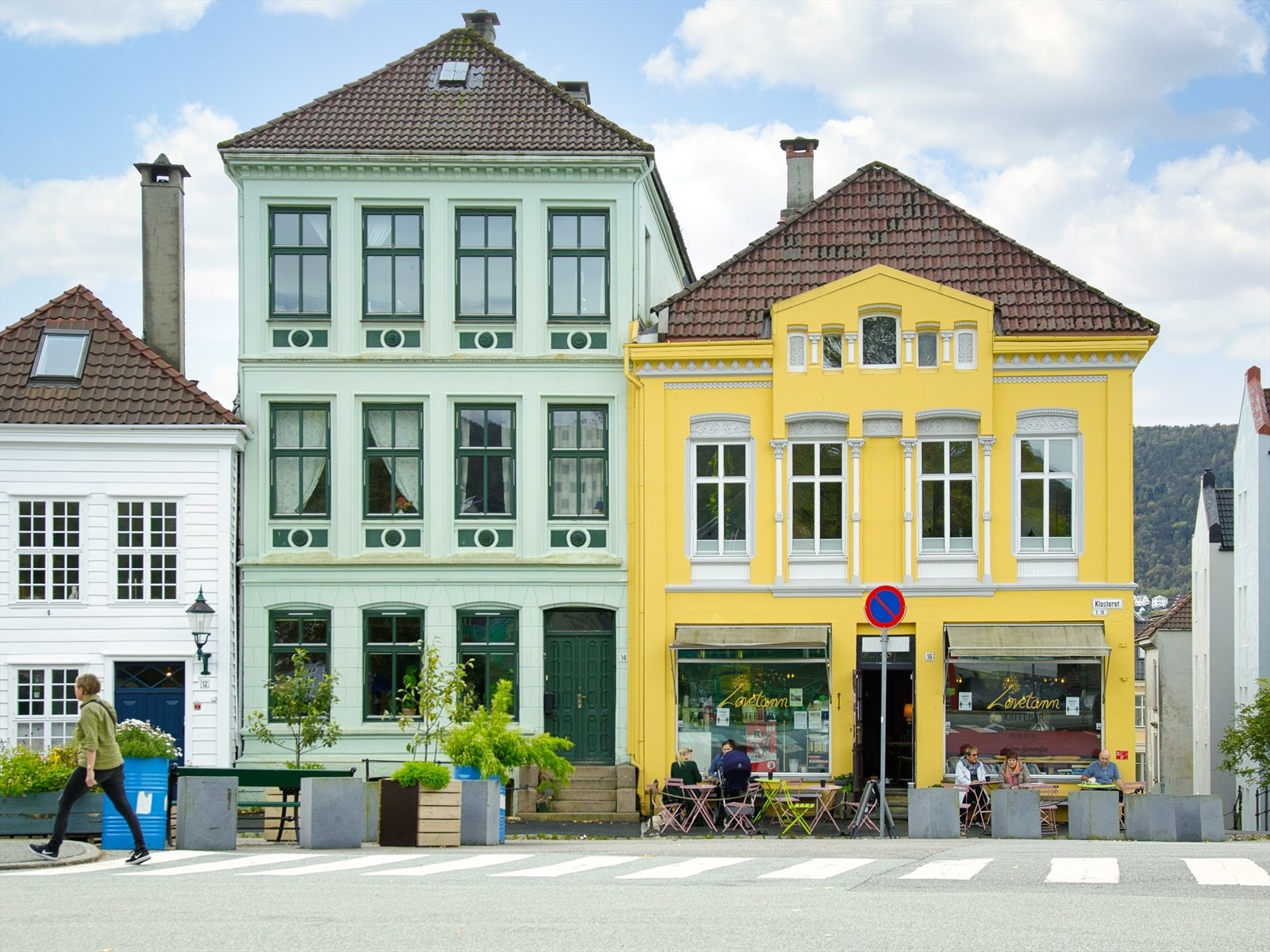 Området har spennende restauranter med riktig atmosfære som Løvetann Cafe & Bistro, Stefano restaurant og Spisekroken. Galleribilde