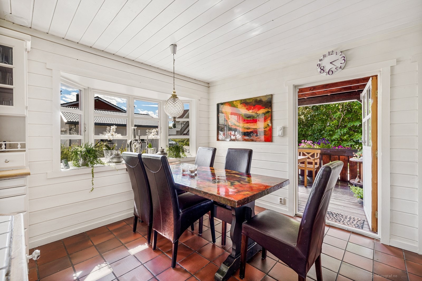 Frokostbord på kjøkkenet Galleribilde