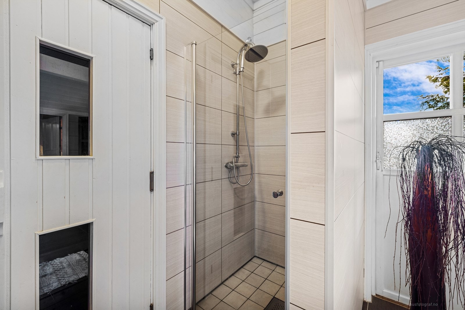 Bad i 2 etg. med inngang til badstue Galleribilde