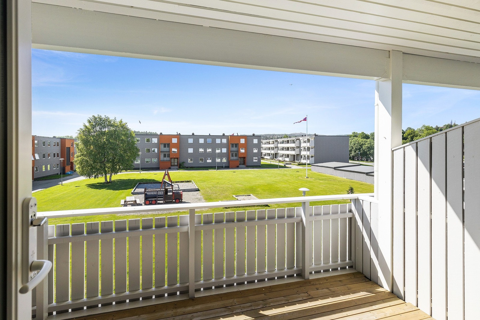 Balkong med kveldssol Galleribilde