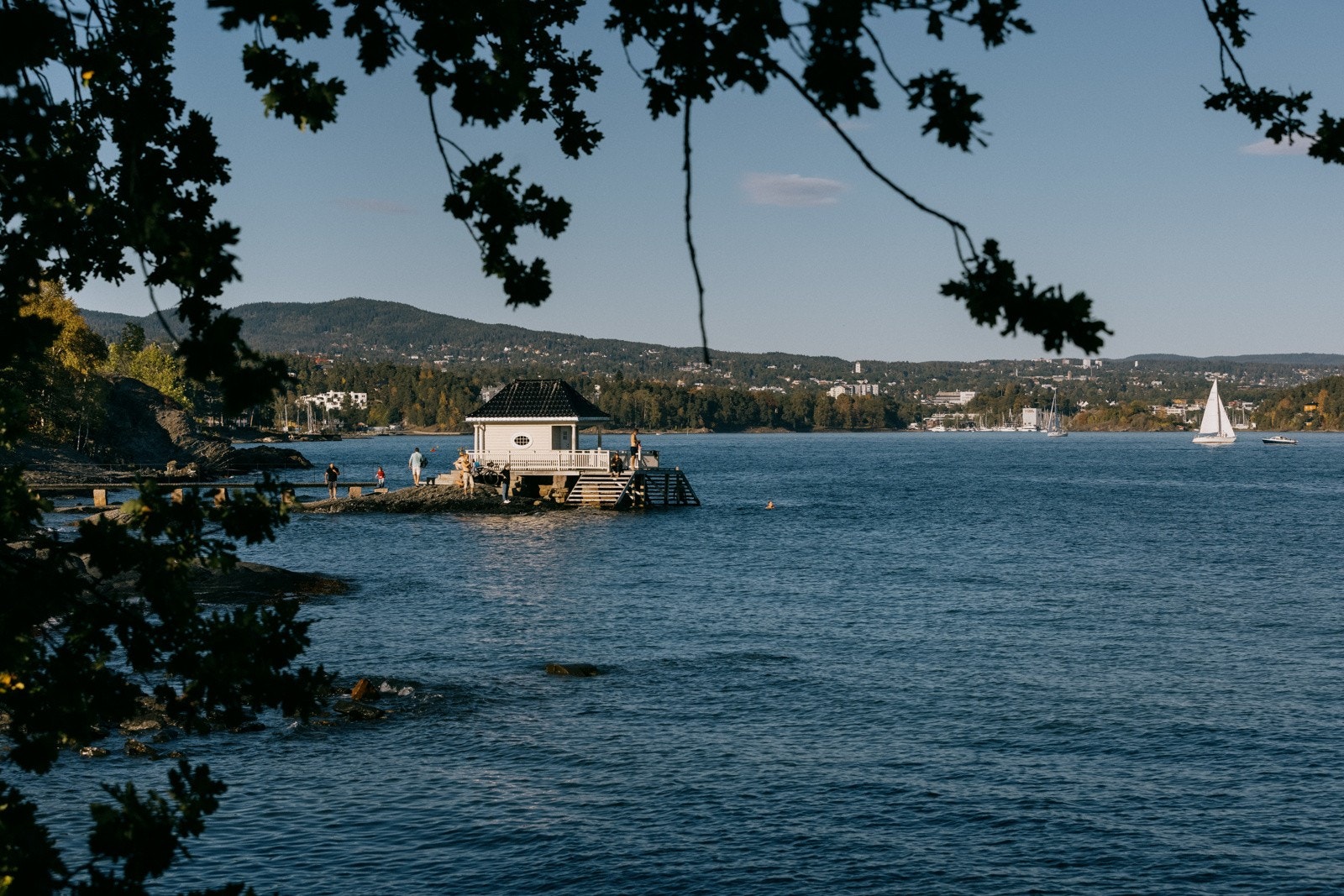 I Per Waalers vei bor du med nærhet til sjøen og idyllisk kyststi. Galleribilde