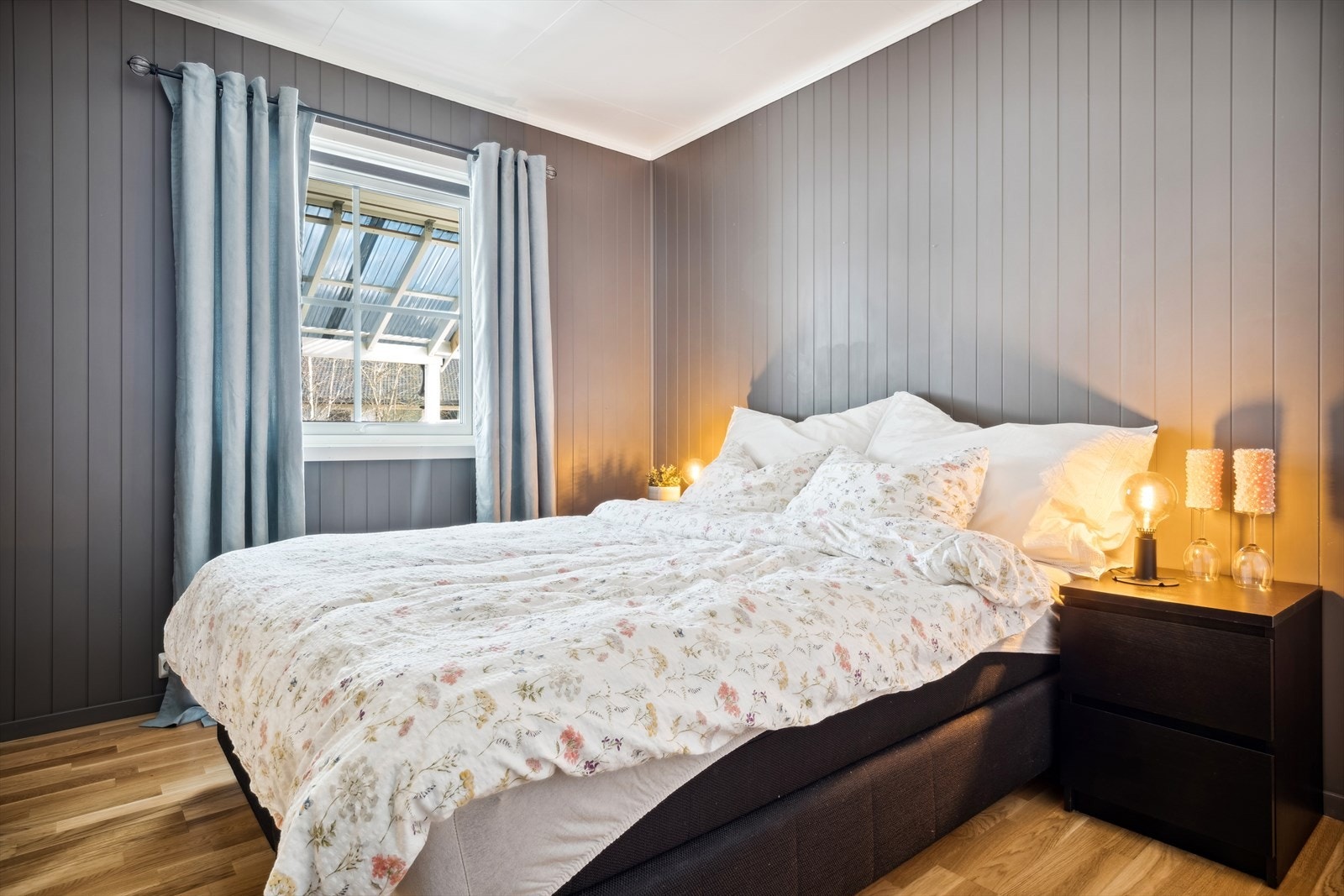 Romslig hovedsoverom. Galleribilde