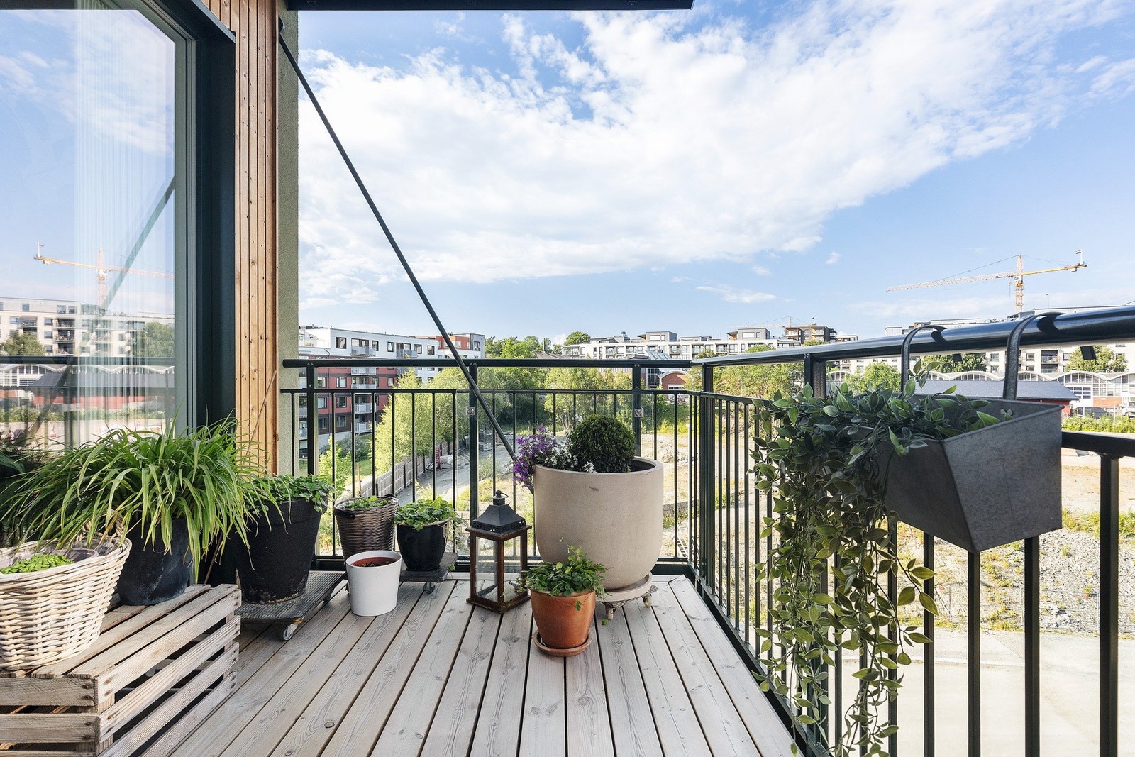 Størrelsen på balkongen gir muligheter til å innrede med det man måtte ønske Galleribilde
