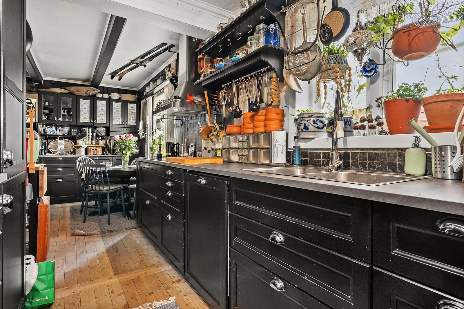Kjøkken hovedbolig Galleribilde