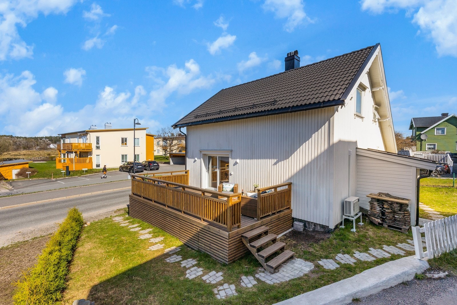 Pent opparbeidet og lettstelt tomt. Galleribilde