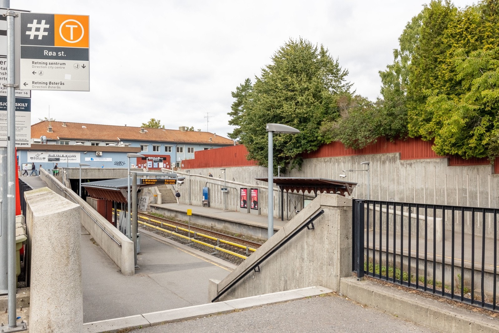 Røa T-bane. Galleribilde
