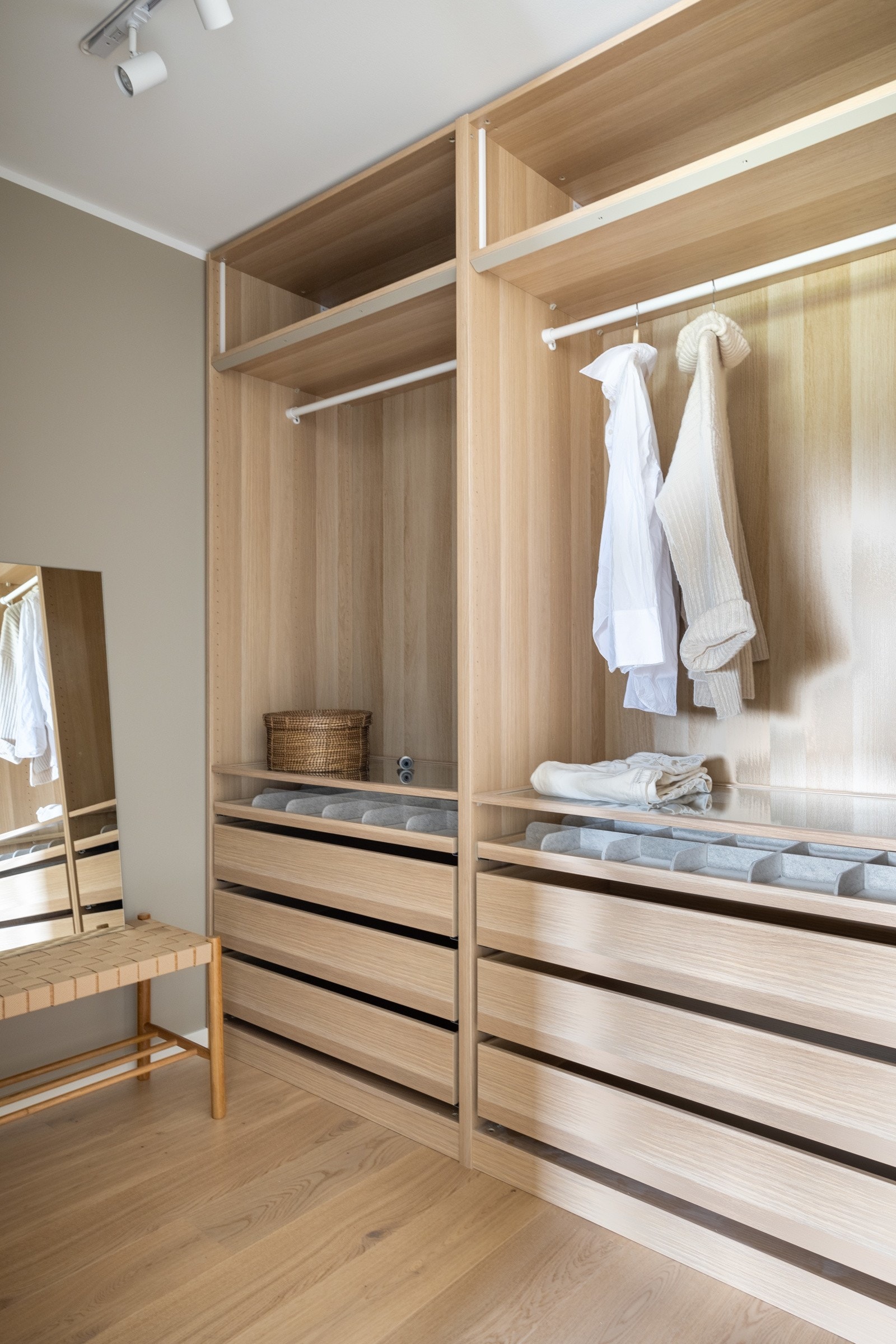 Soverommet har walk-in garderobe. Galleribilde