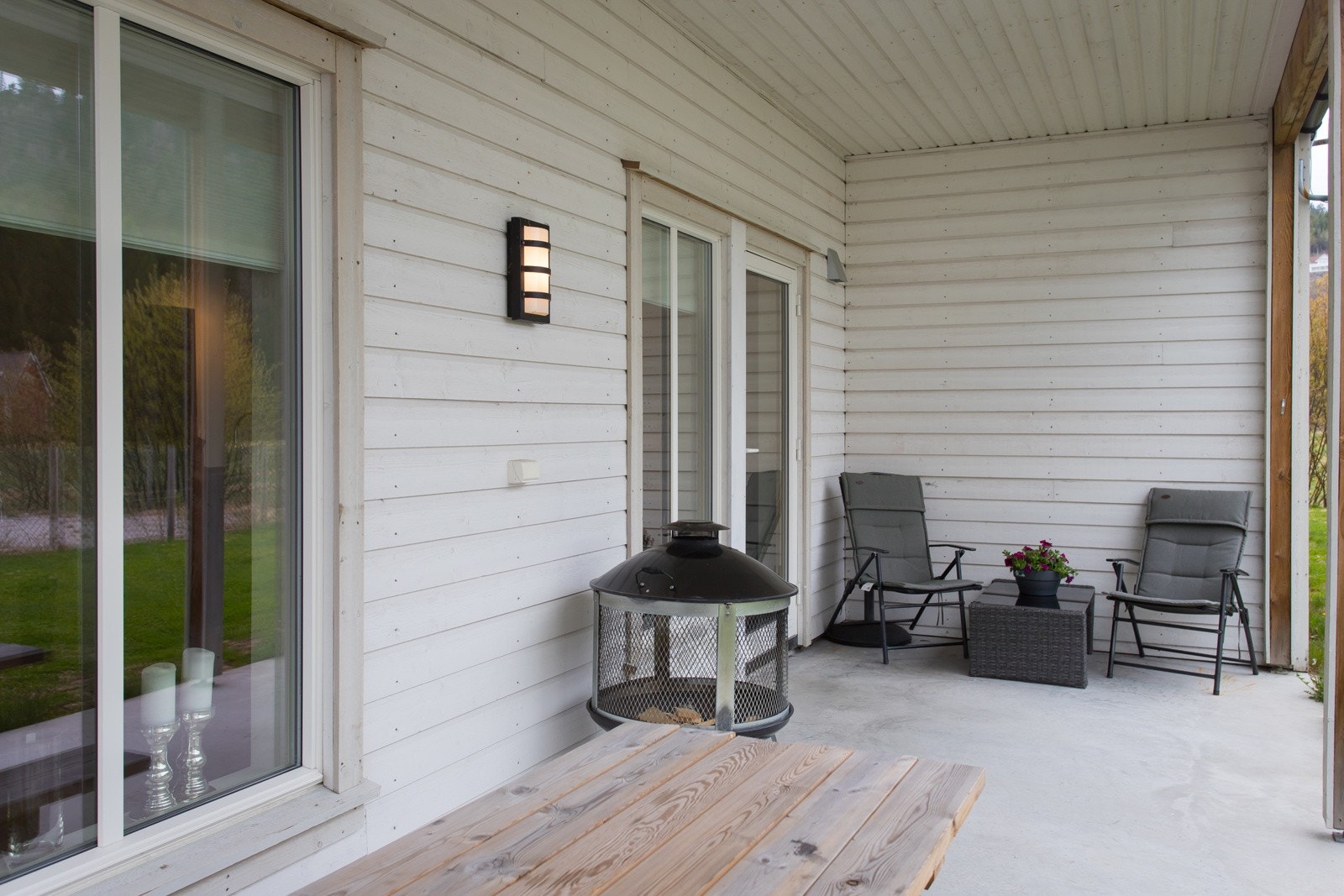 Romslig terrasse Galleribilde