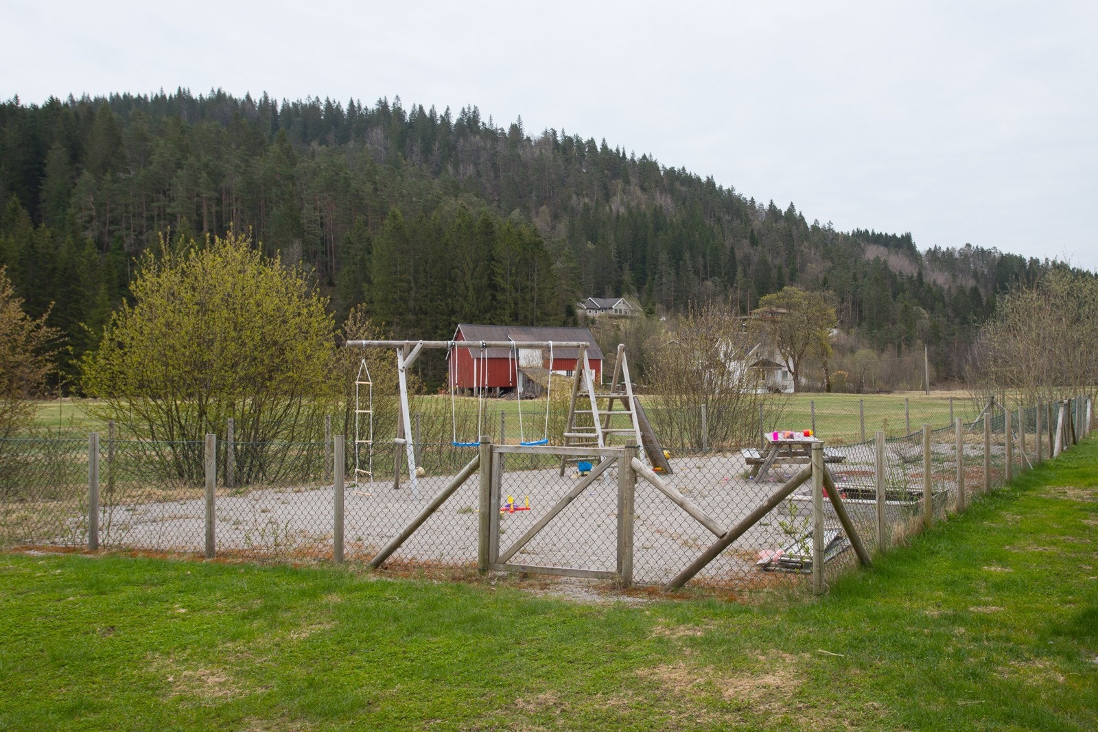 Lekeplass på felles tomt Galleribilde