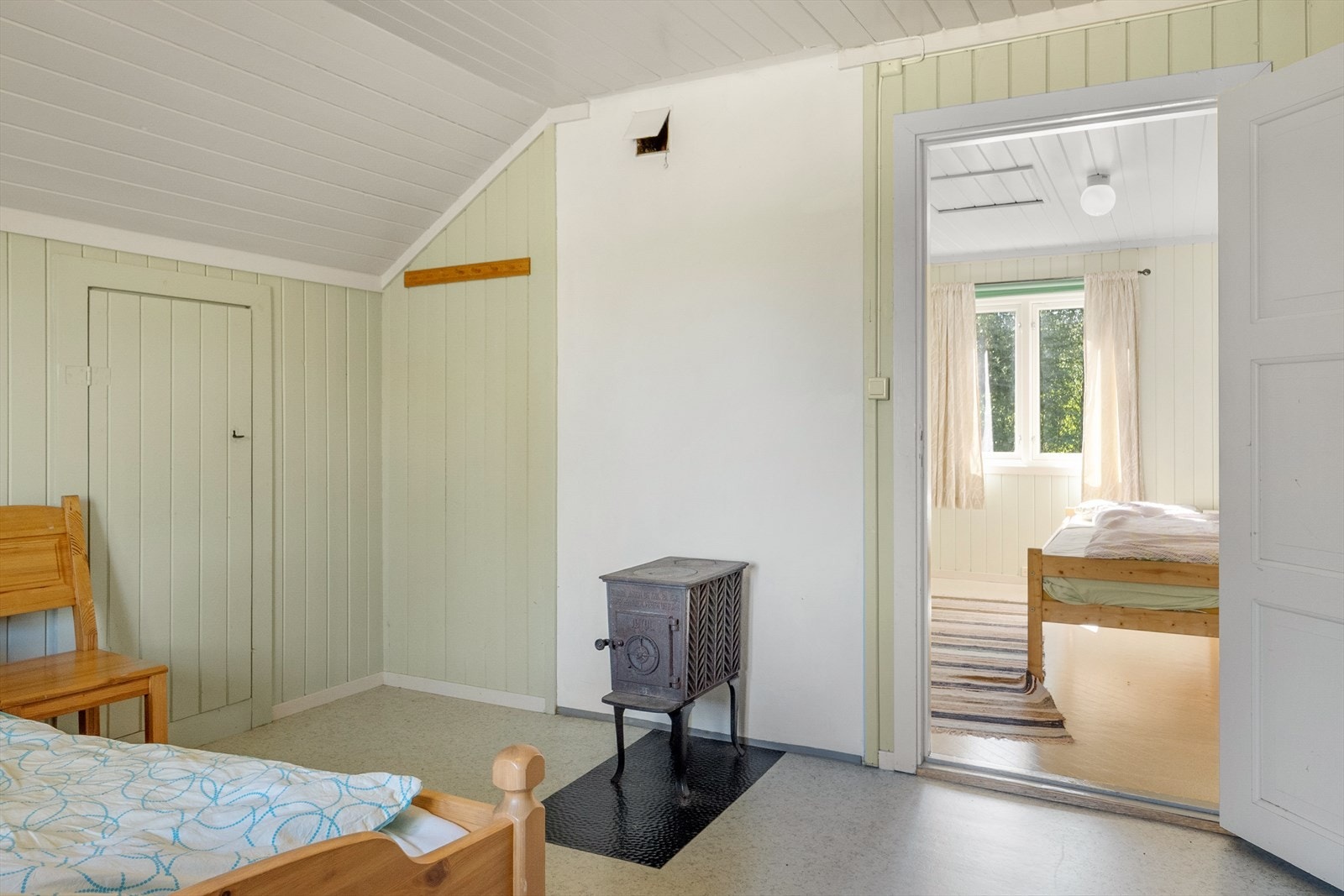 Hovedsoverommet er innredet med dobbeltseng. Galleribilde