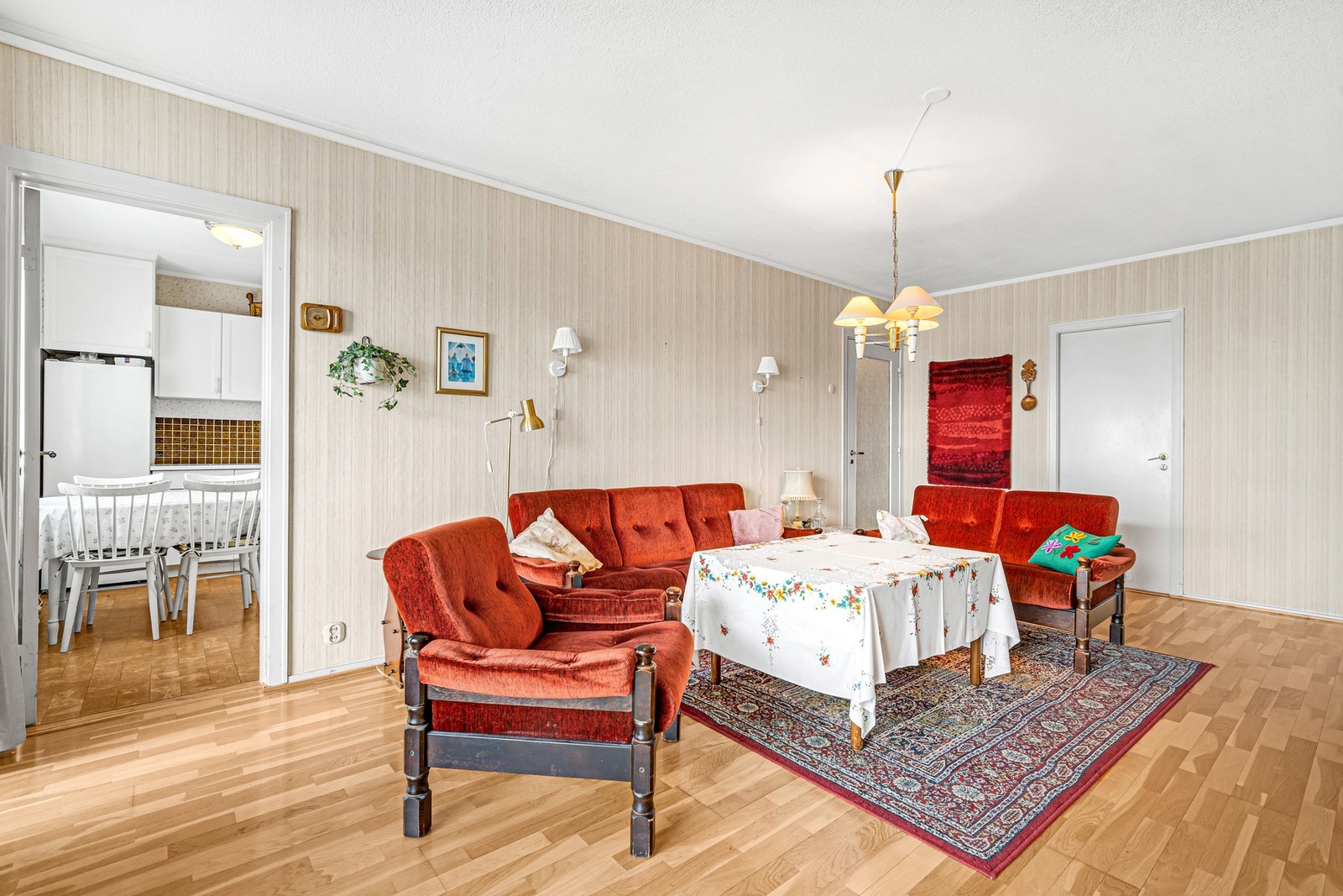 Leiligheten disponerer 2 boder, 1 i kjeller og 1 på loft Galleribilde