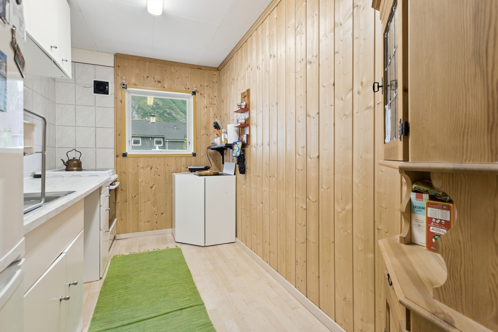 Kjøkken i underetasjen Galleribilde