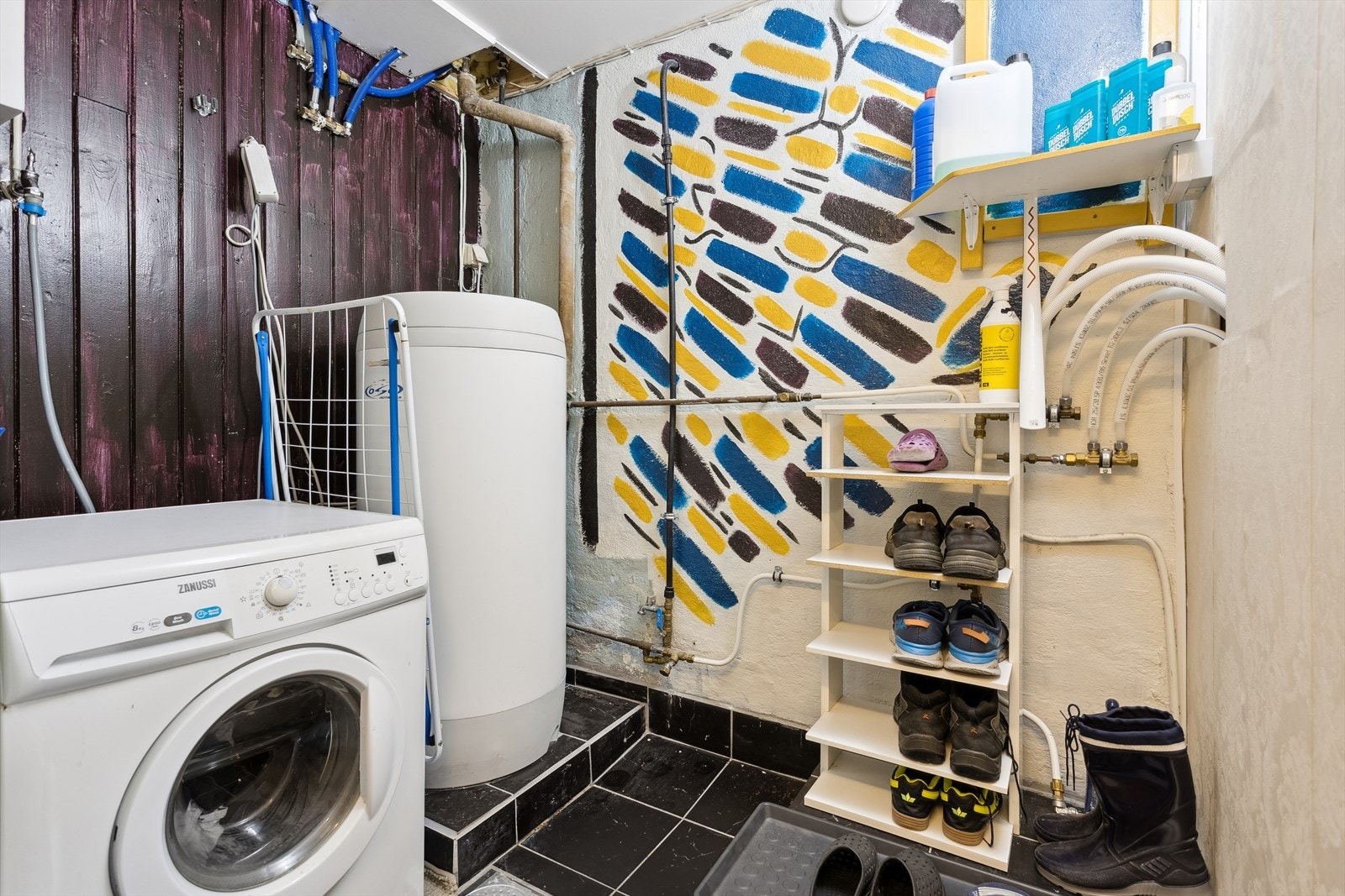 Vaskerom/teknisk rom i underetasjen Galleribilde