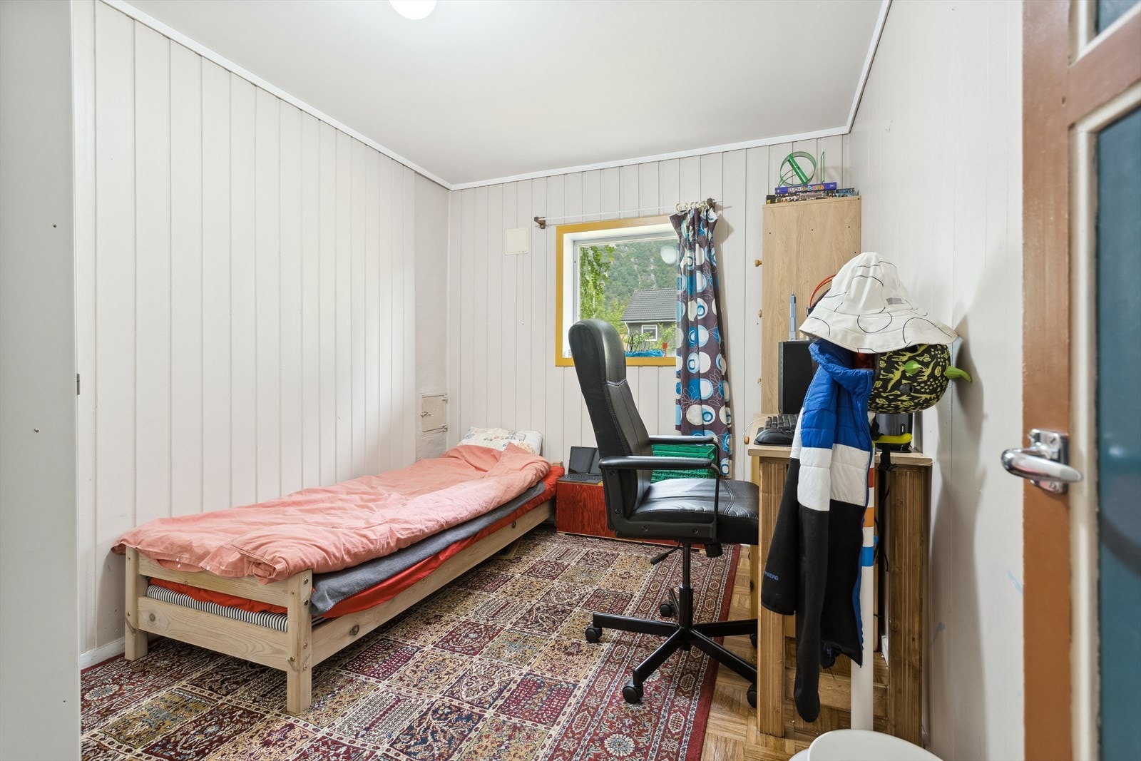 Soverom nr. 5 av totalt 5 i boligen Galleribilde