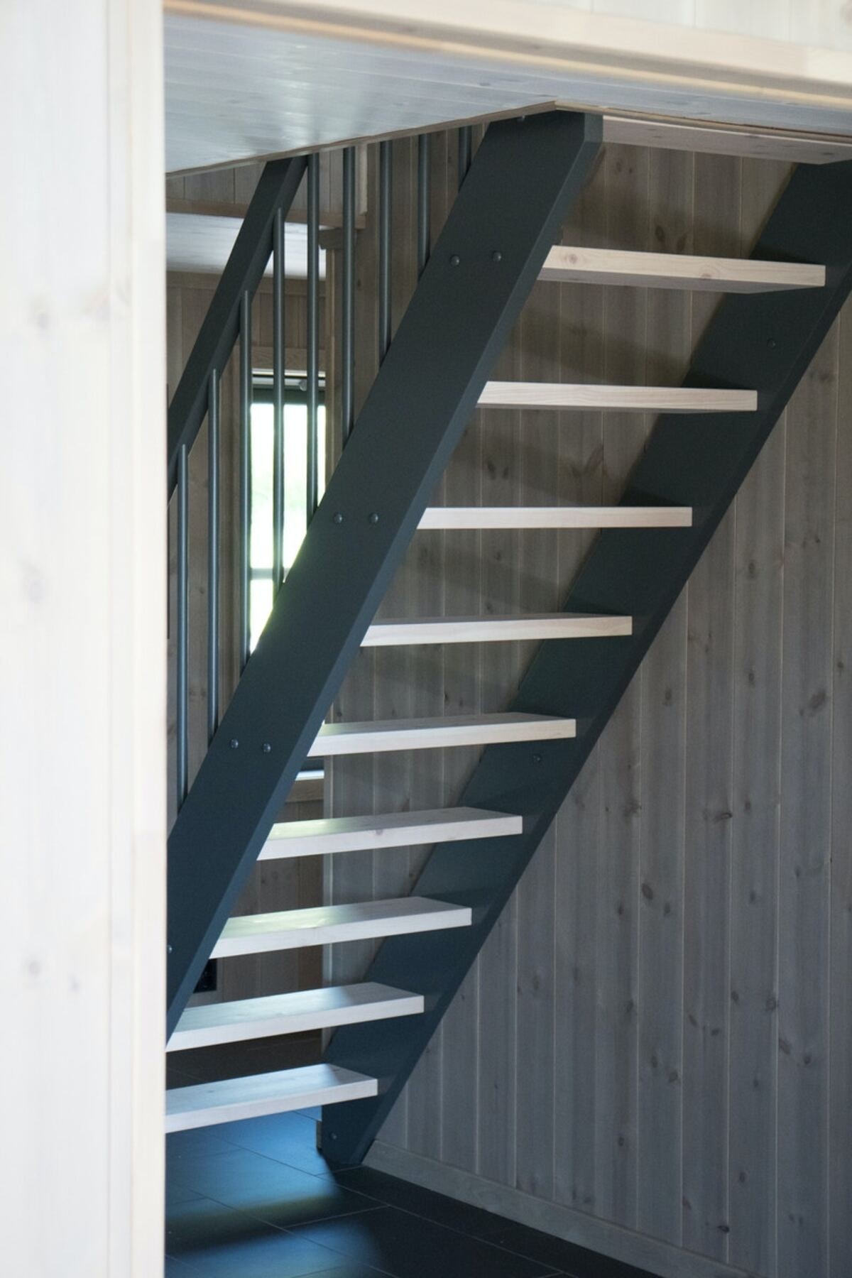 God trapp opp til hemsen.
Foto fra visningshytte på Hellerudsletta. Galleribilde