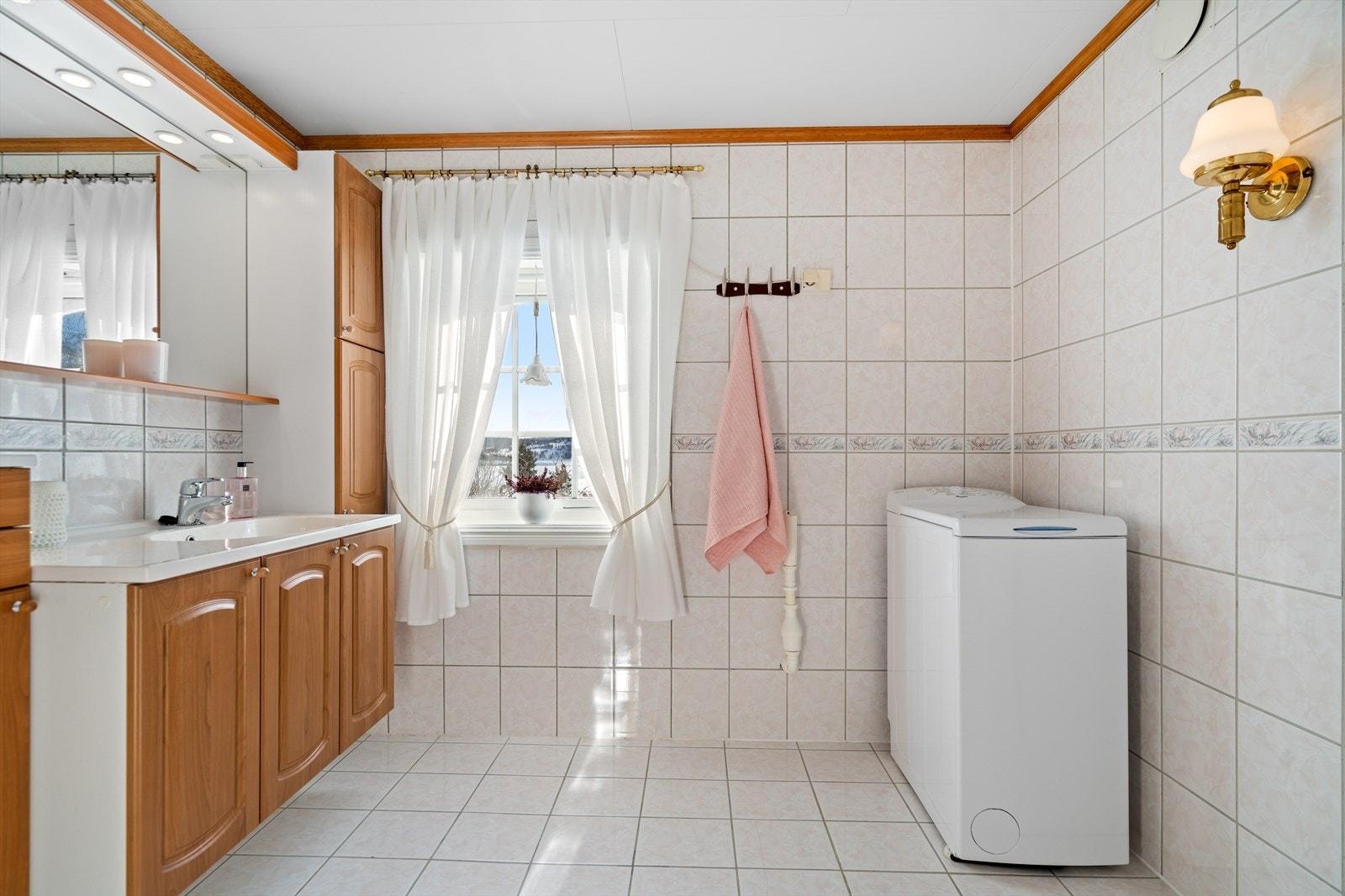 Innredningen har godt med skapplass Galleribilde