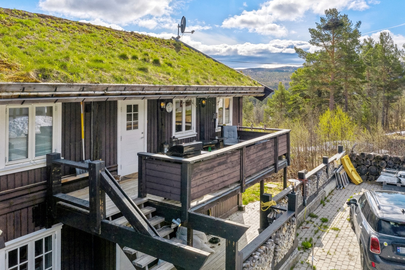 Til tross for sin sentrale beliggenhet, oppleves området rolig, barnevennlig og naturnært. Galleribilde