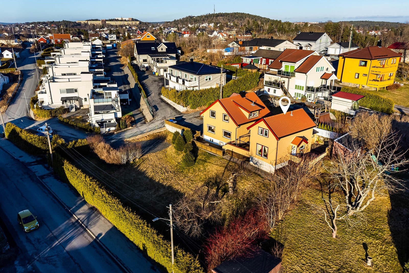 Boligen er en del av et lite og oversiktlig sameie i sentrumsnære omgivelser i Ørehavna. Galleribilde