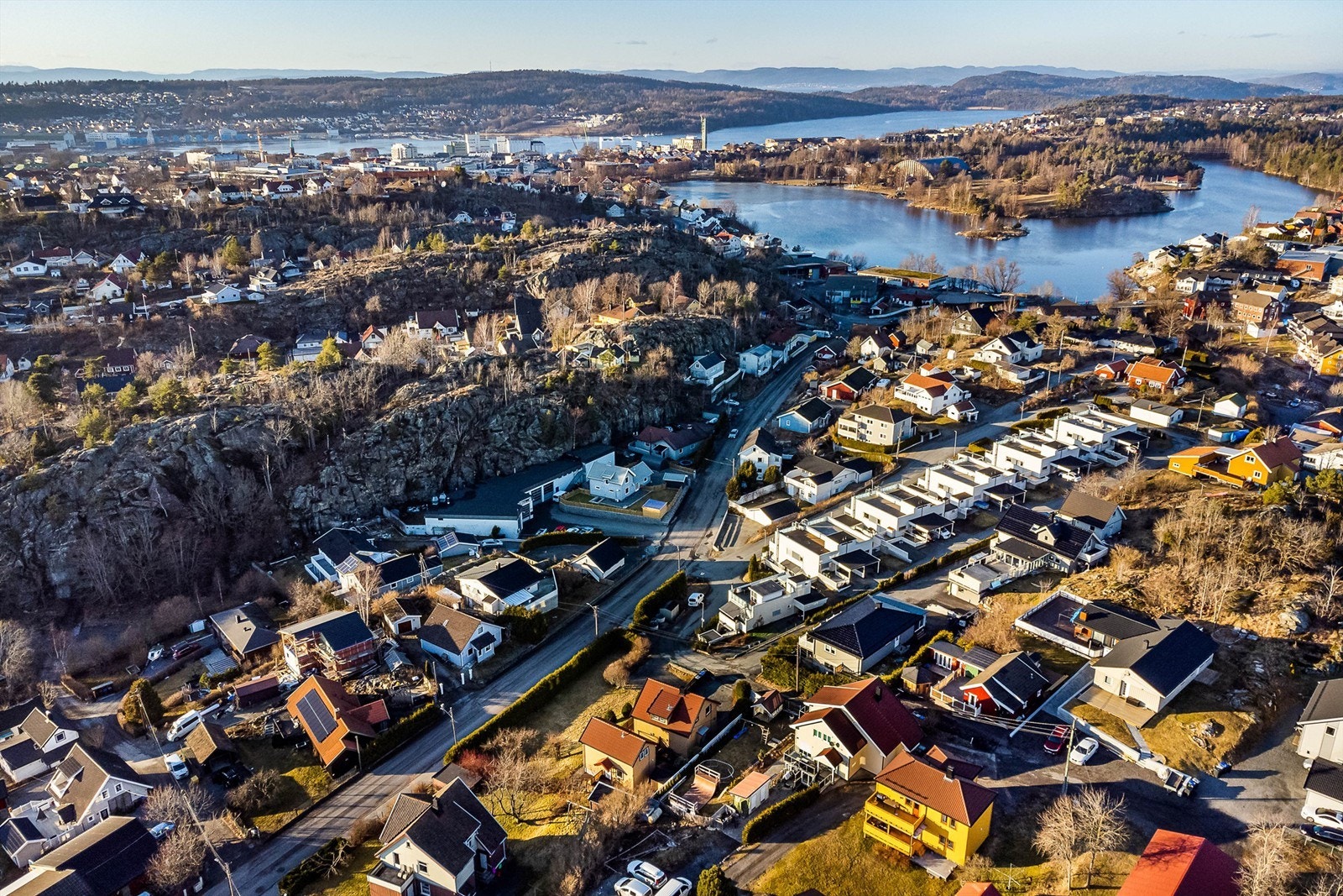 Sentrumskjernen er innenfor ett kvarters gange eller gode fem minutter på sykkel. Galleribilde