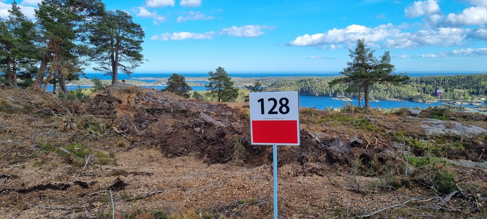 Tomtene på Sørlandsleia er inndelt i priskategorier representert ved hver sin farge. For å se hva hyttene koster på hver fargekategori, se prospekt eller hjemmeside. Galleribilde