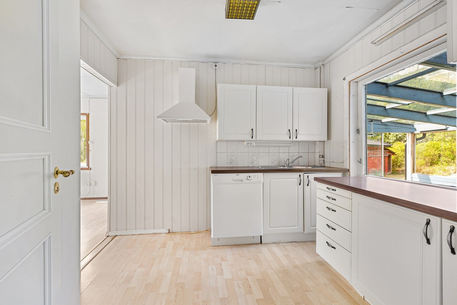Kjøkken i 1.etg. med innredning fra Ikea Galleribilde