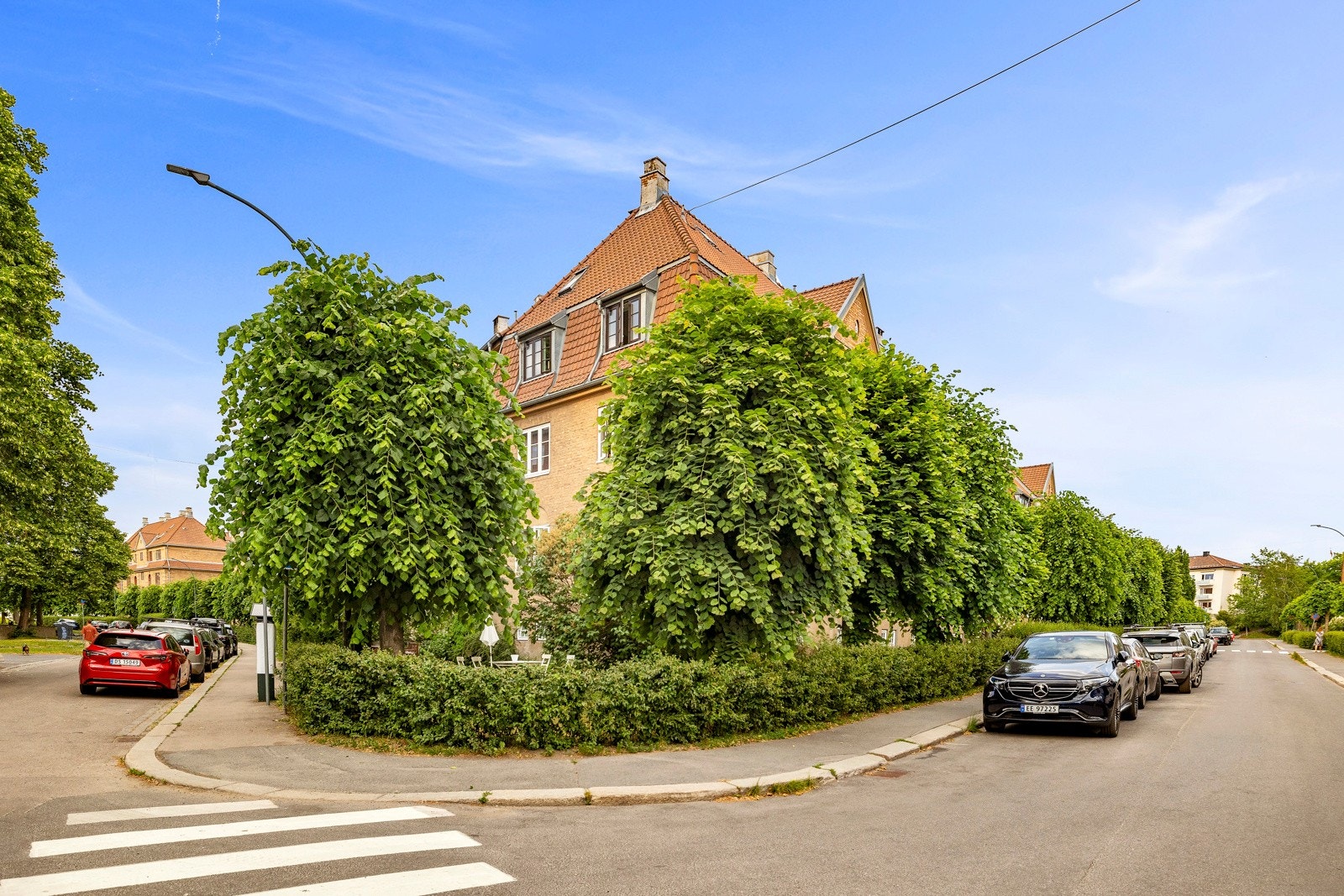 Velkommen til Linderngata 9 - En lys, sjarmerende 4-roms andelsleilighet i attraktive Lindern Hageby. Galleribilde