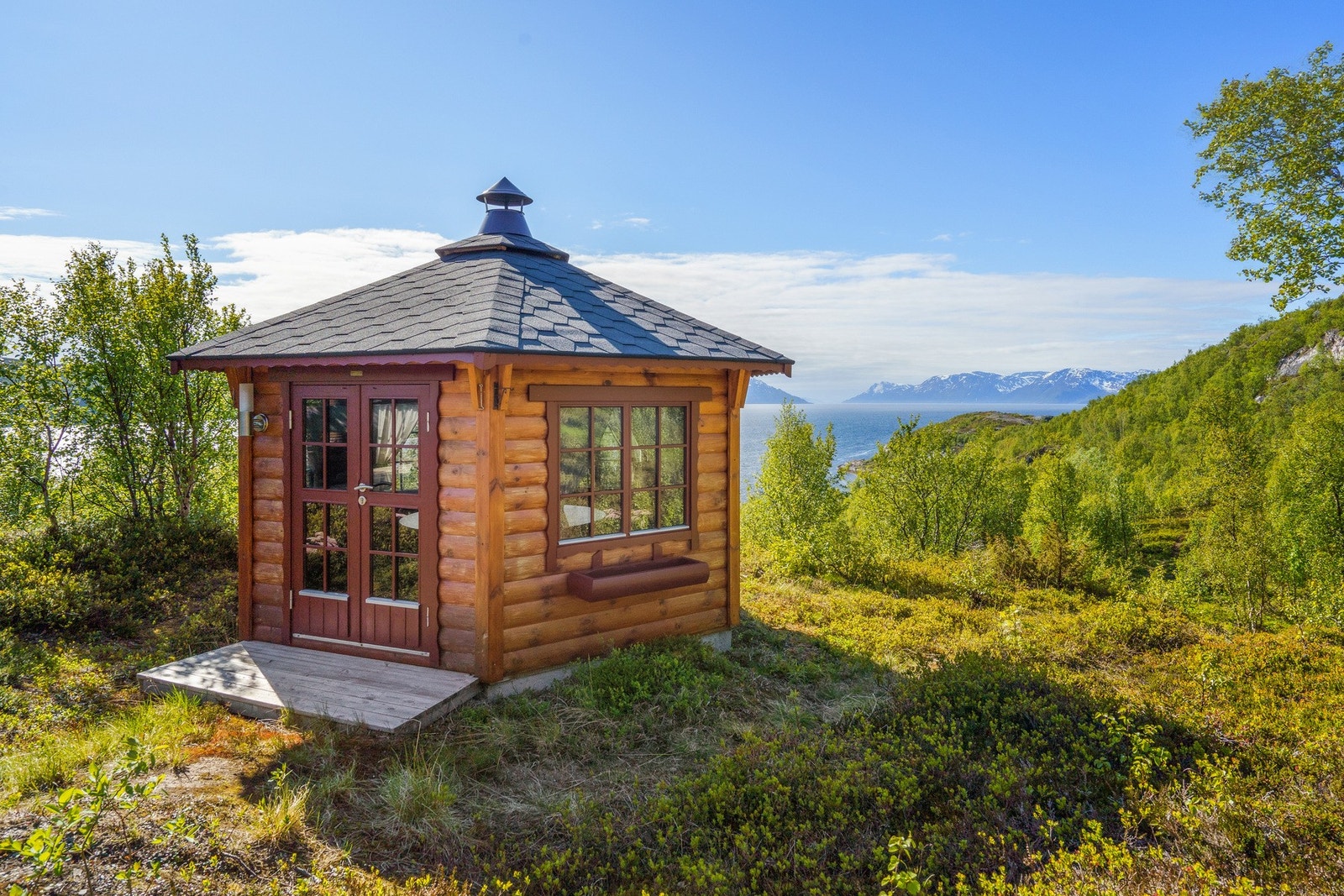 Lysthus med utsikt Galleribilde