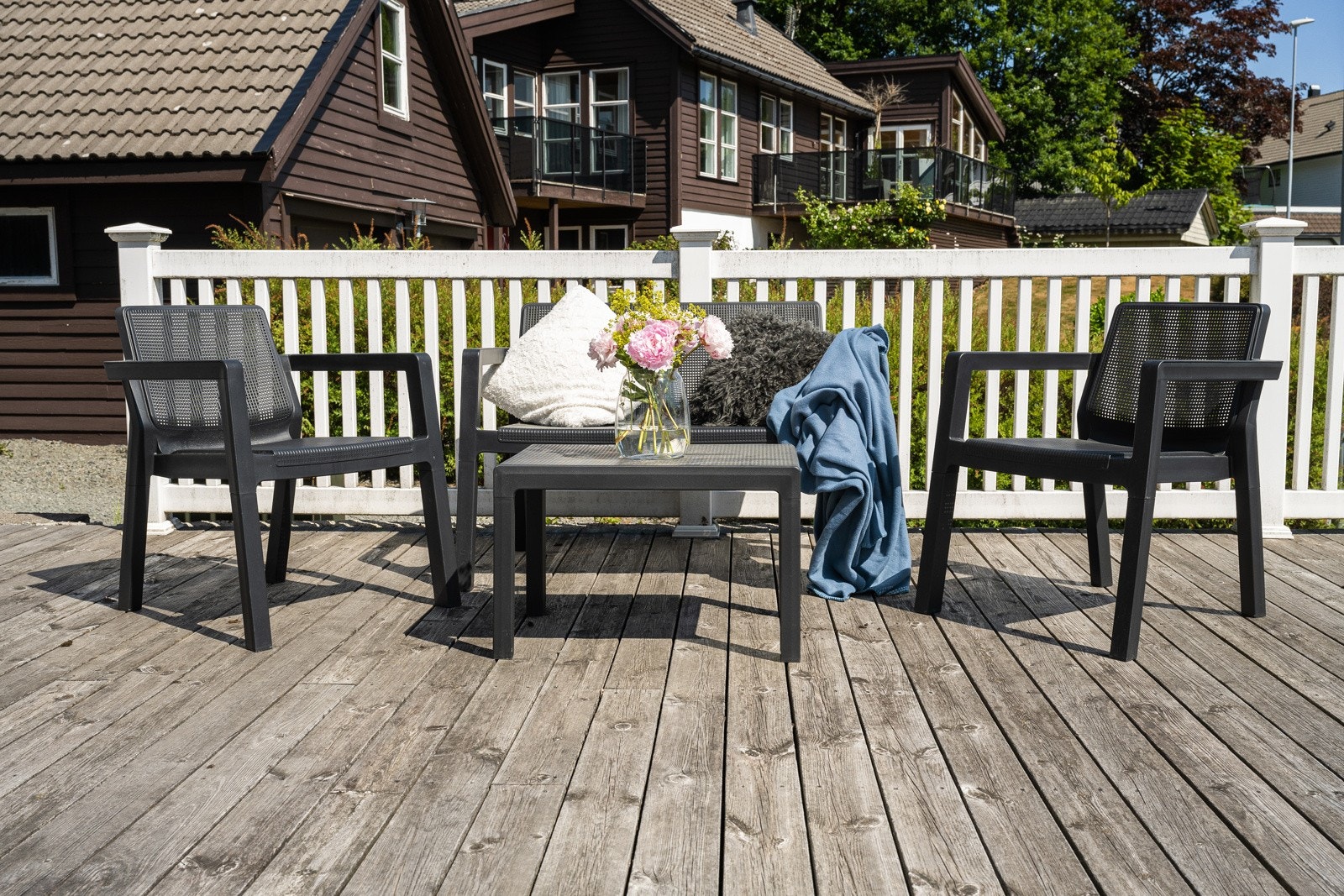 Terrasse foran boligen Galleribilde