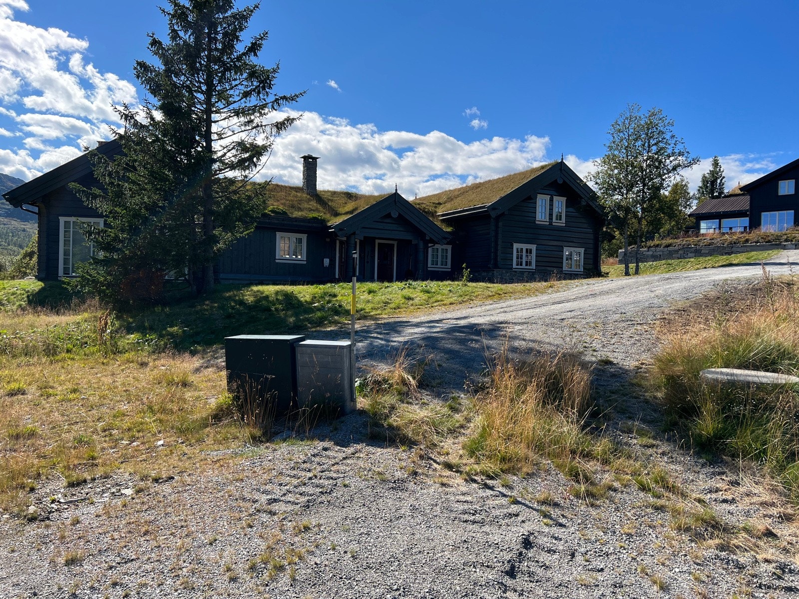 Enkel adkomst og forholdsvis flat tomt som er enkel å opparbeide Galleribilde