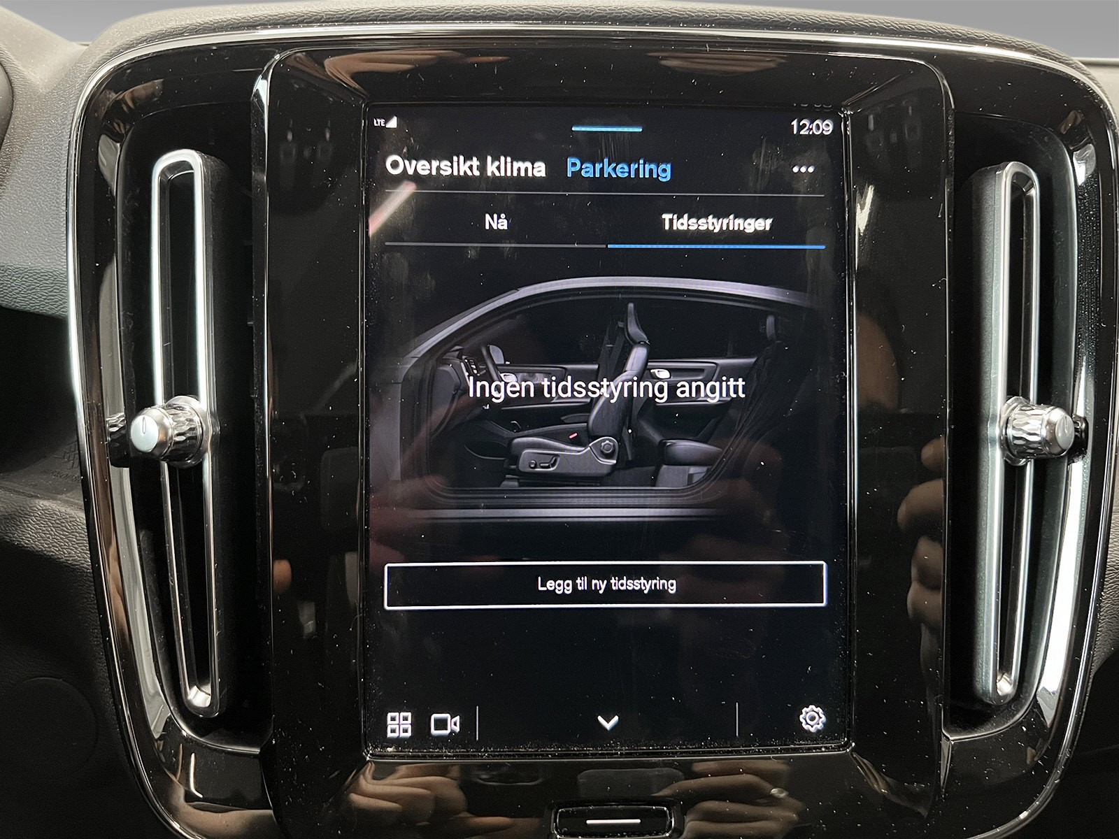 Parkeringsvarmer med tidstyring, kan også kontroleres via Volvo app på telefonen.