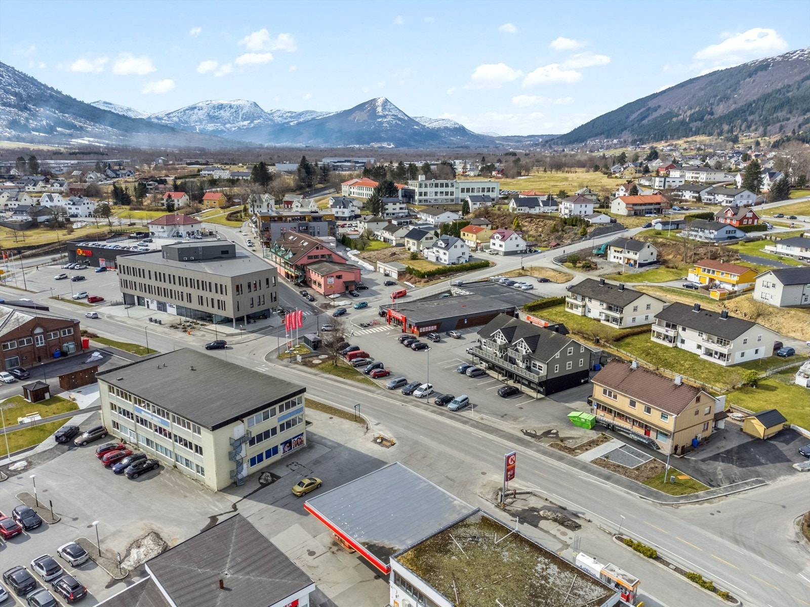 Eiendommen sett fra lufta Galleribilde
