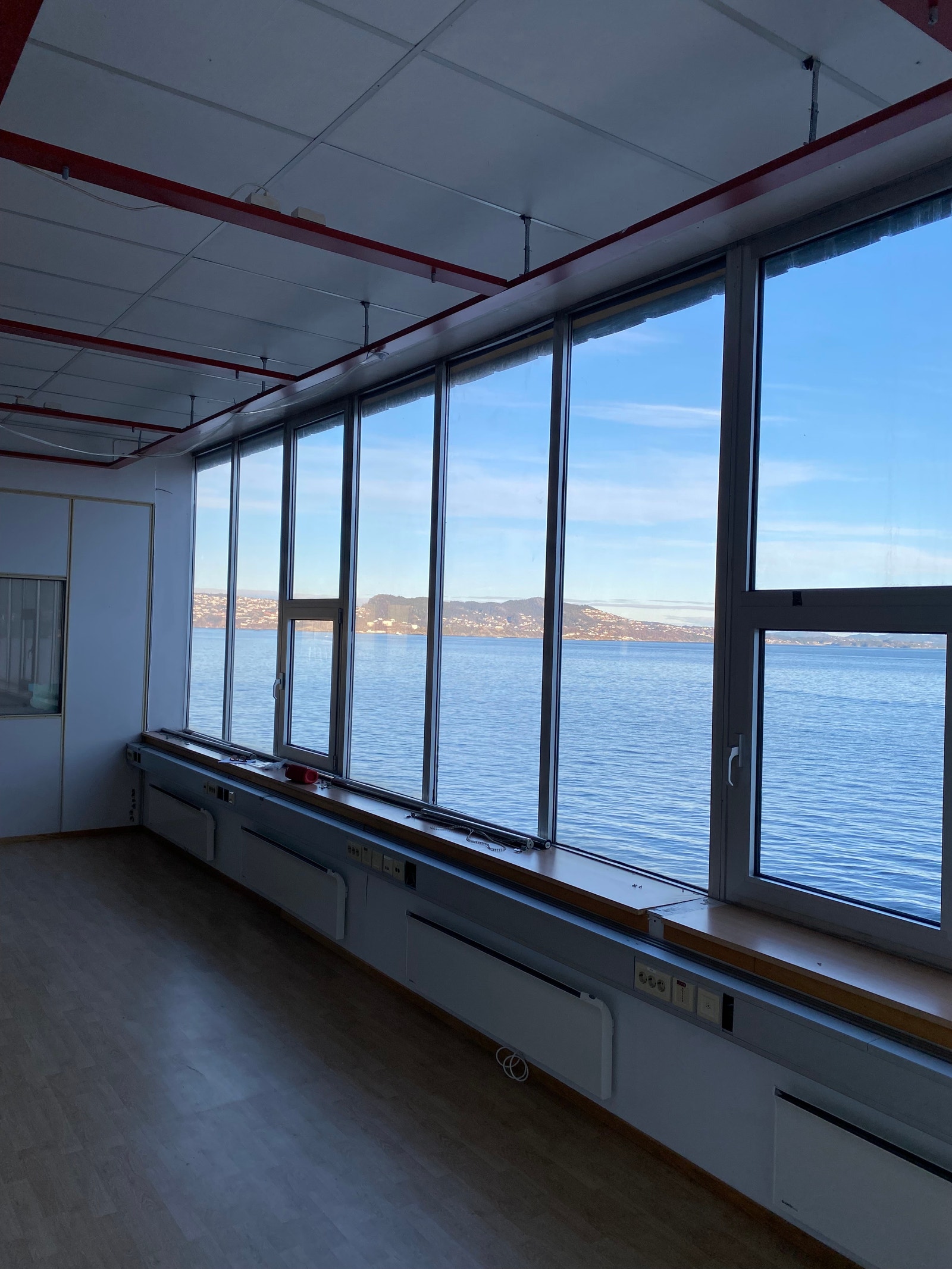 Utsikt over byfjorden Galleribilde