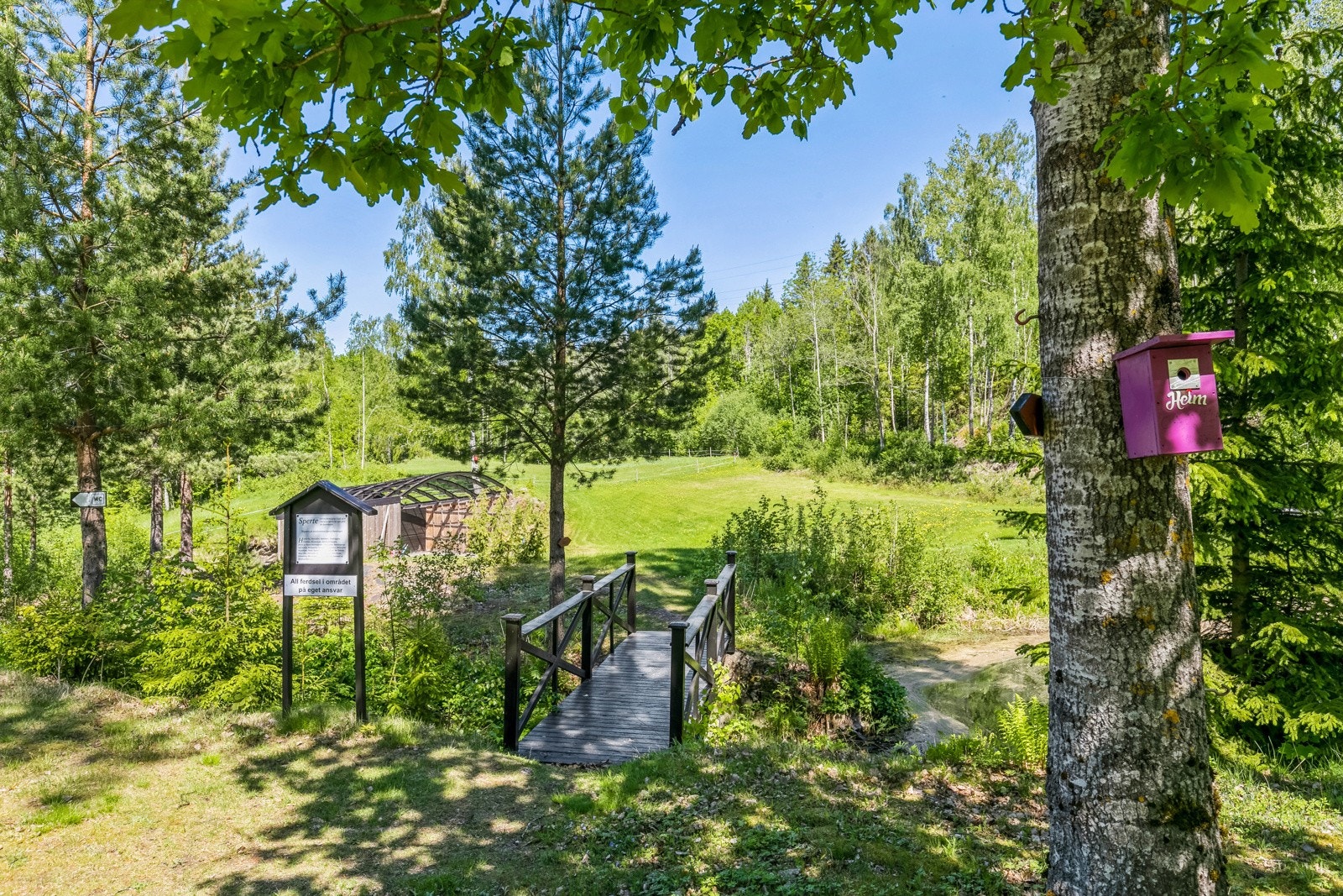 Beliggenheten er tilbaketrukket og landlig, men likevel sentral i forhold til Holmestrand og de andre Vestfoldbyen Galleribilde