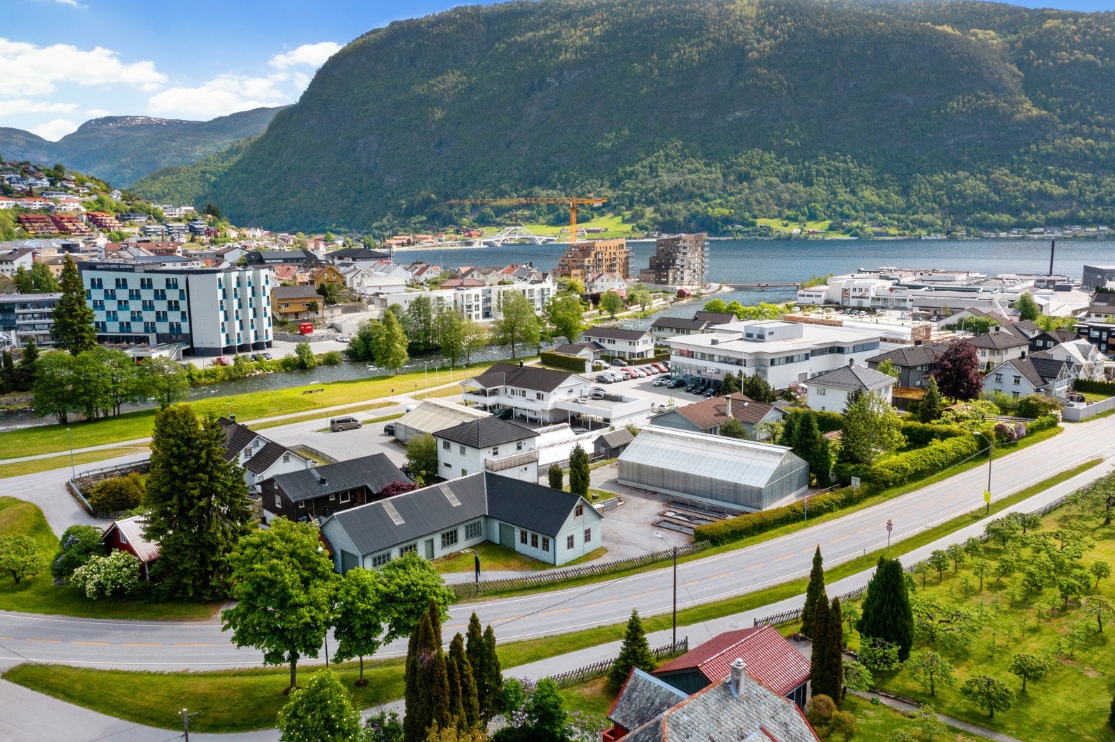 Velkommen til Granden 7! For mange er denne eigedomen kjent som Stedje Gartneri. Galleribilde
