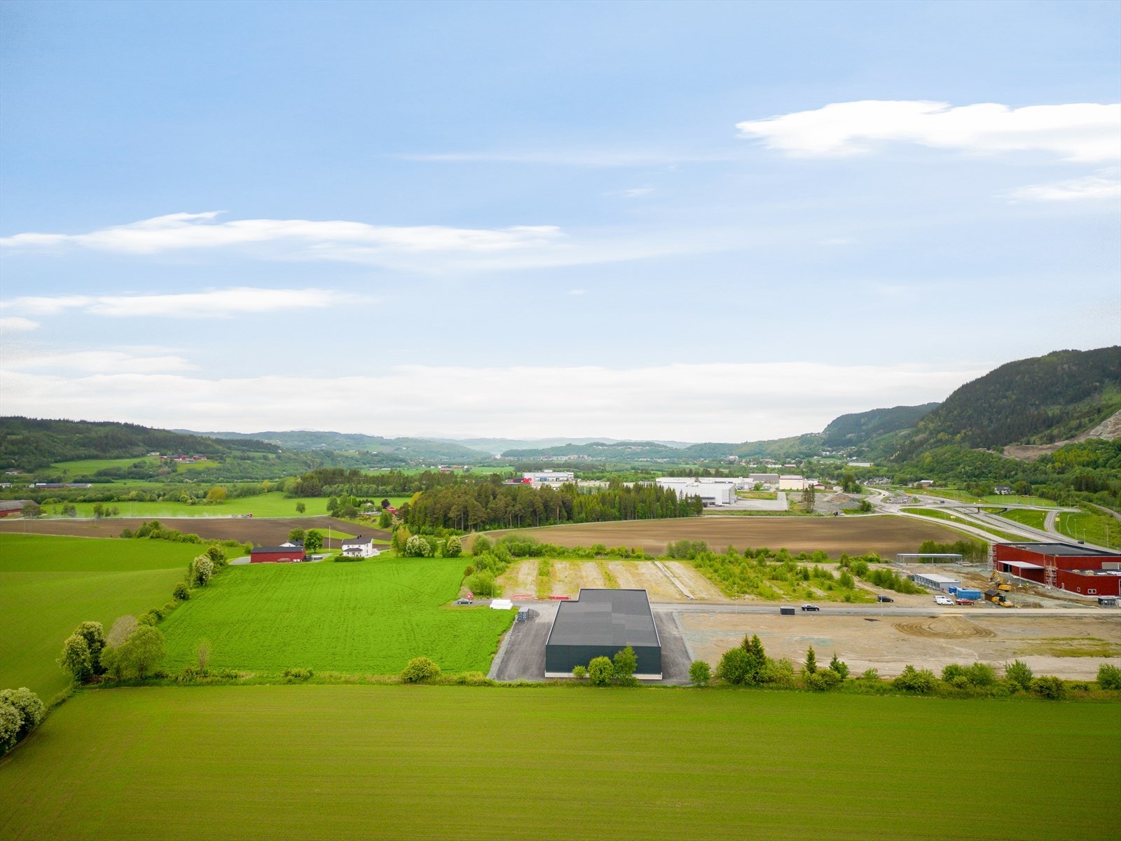 Skjerdingstad Næringspark har kort veg til ny E6 og gjør at man får kort reisetid til Melhus, Trondheim og Støren. Galleribilde