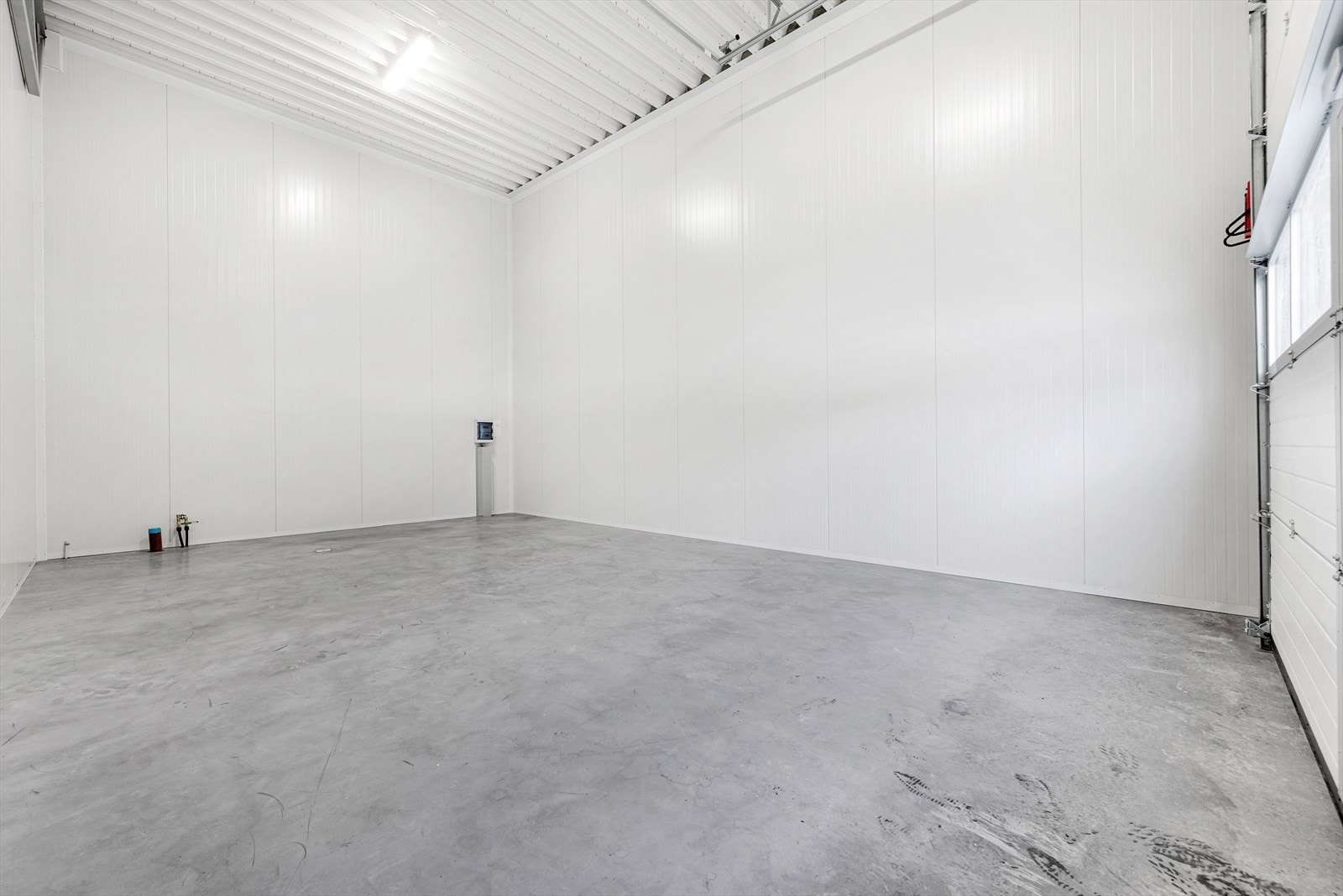 Seksjonen er på ca. 61kvm og har eget underfordelingsskap og egen strømmåler. Galleribilde