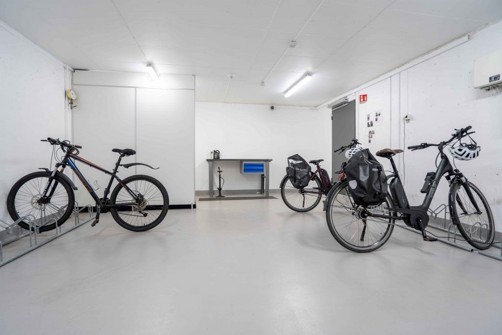 Felles sykkelparkering Galleribilde