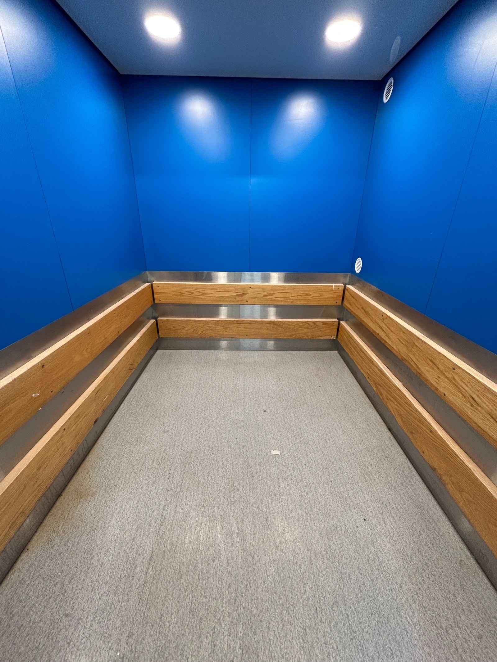 Stor vareheis til lager i 2. etg. Galleribilde