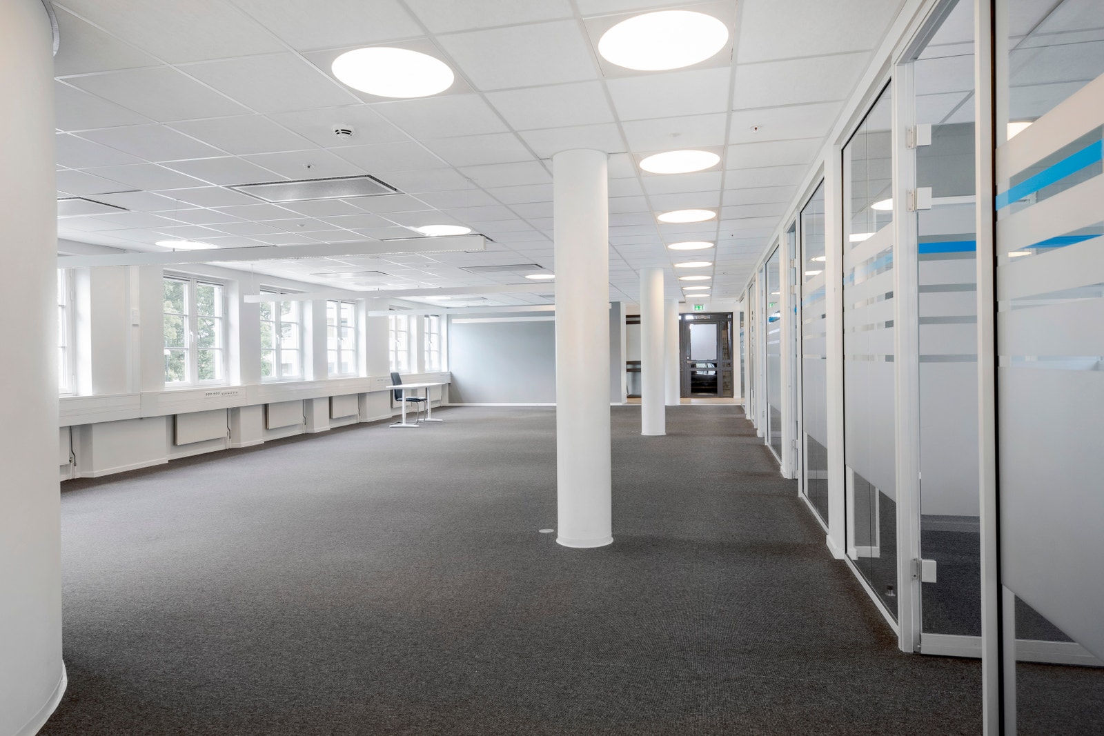 Store cellekontorer og åpent landskap Galleribilde