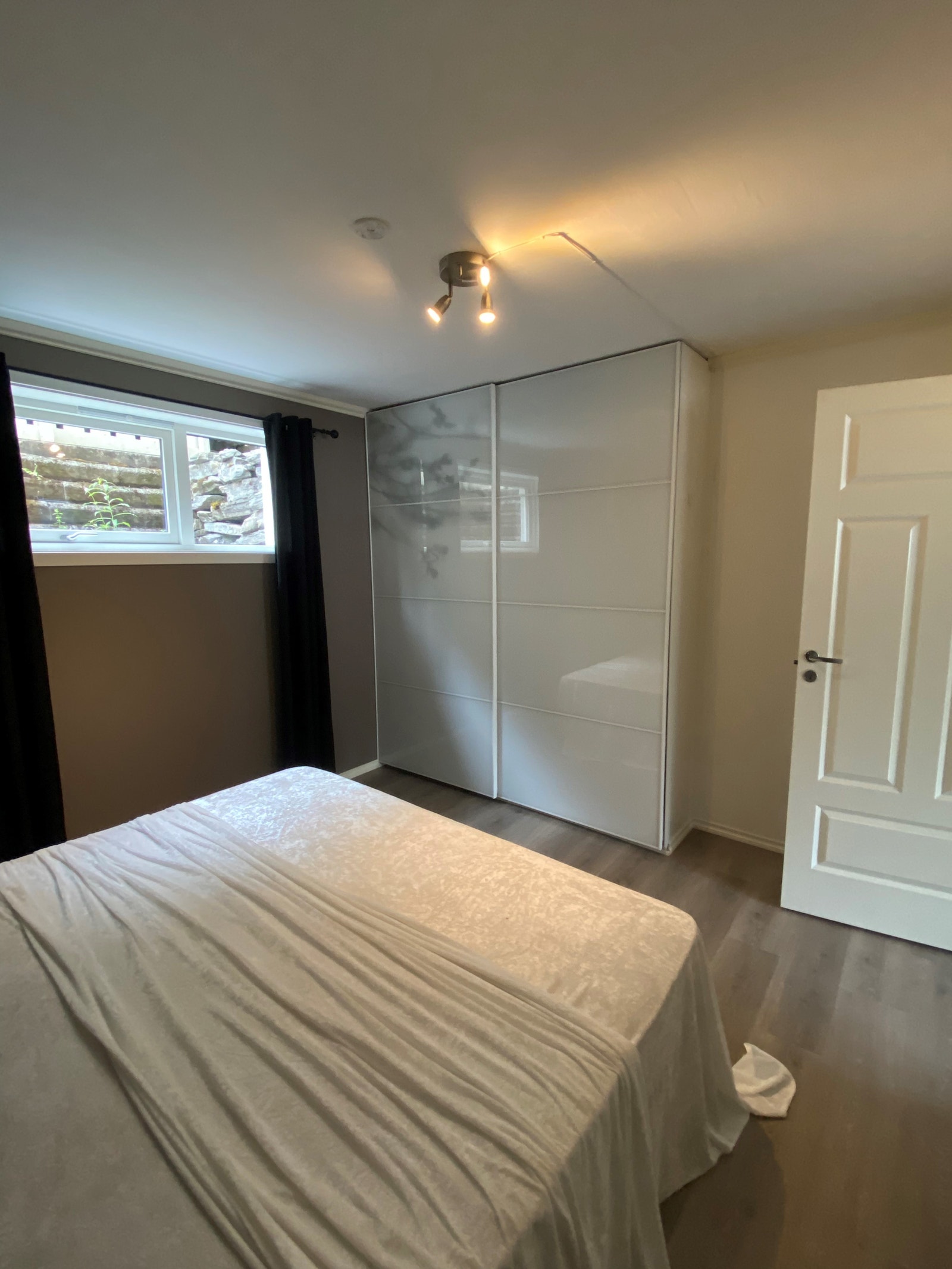 God garderobeplass på soverommet Galleribilde