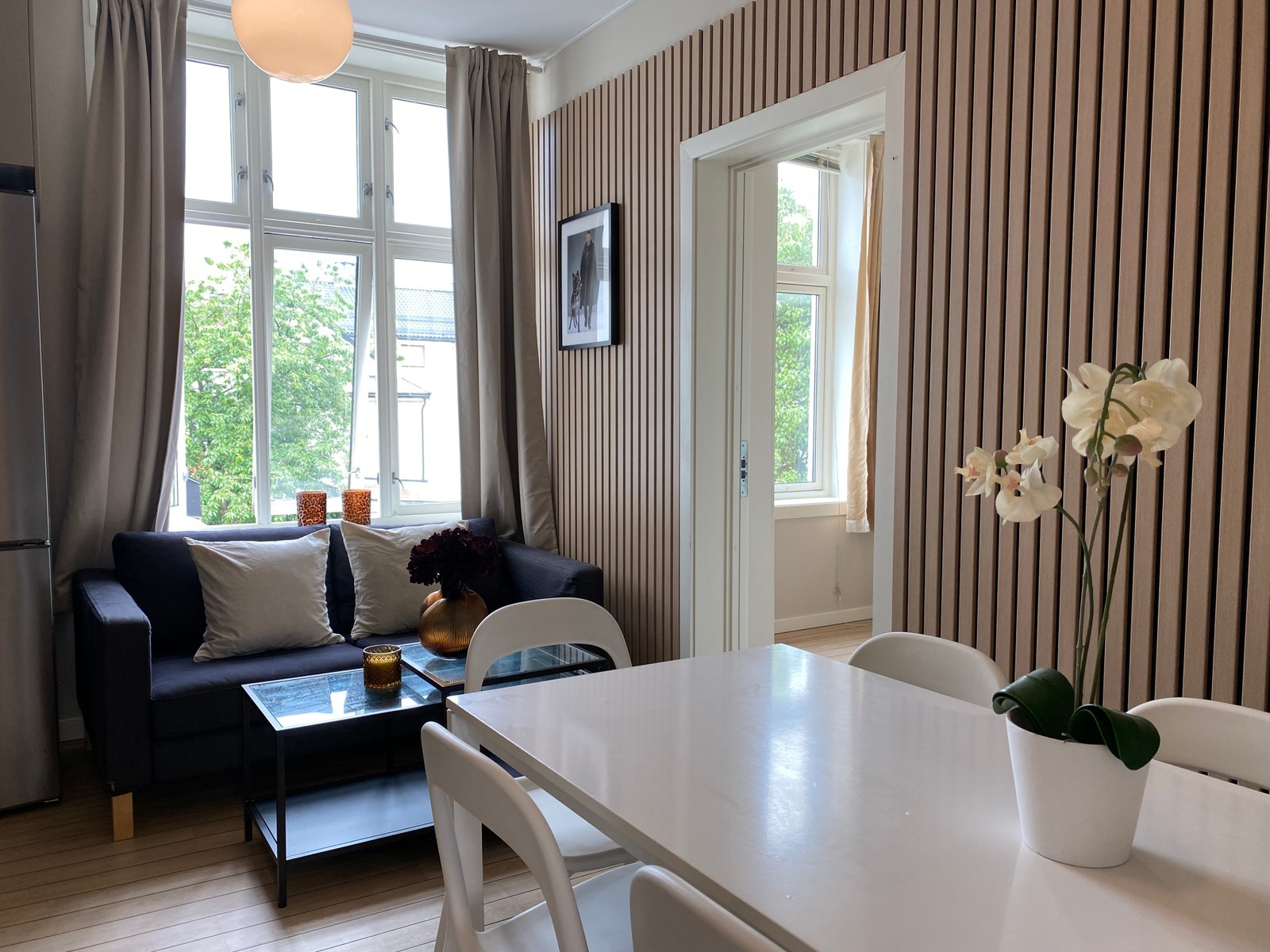 Nyoppusset stue/kjøkken i 2 etg med nytt kjøkken. Galleribilde