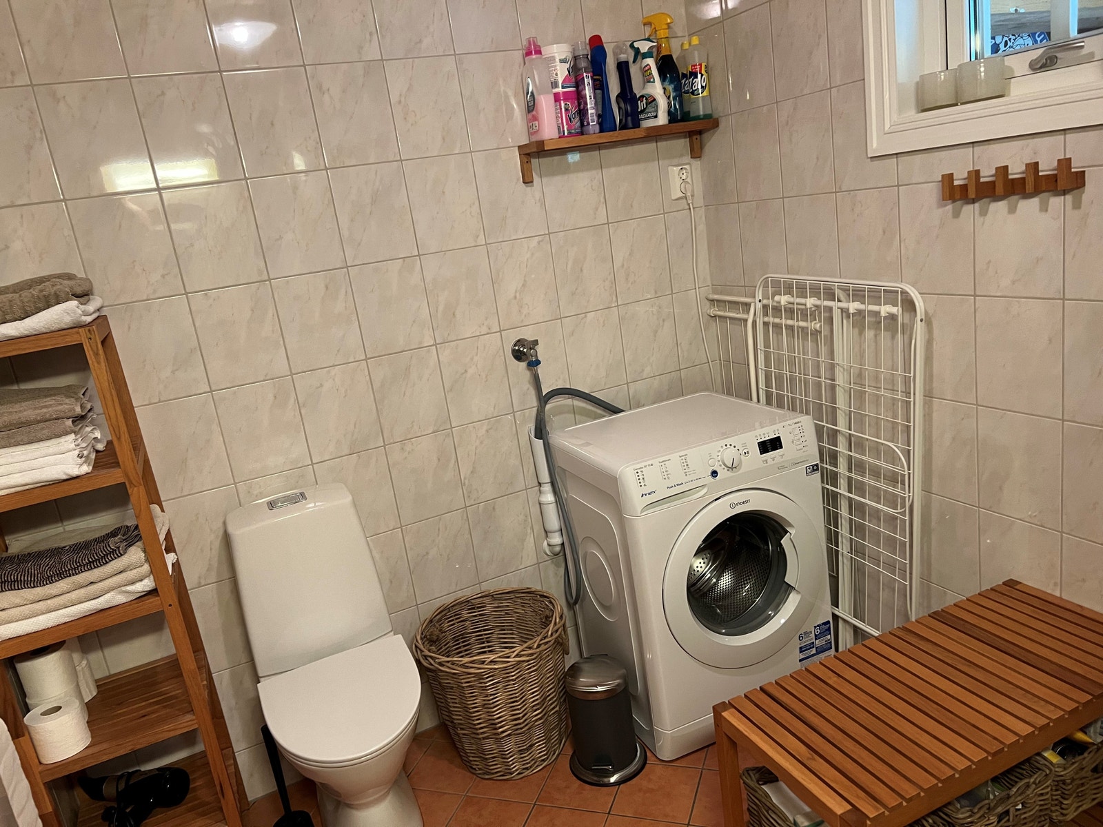 Bad 1. etasje, vaskemaskin Galleribilde