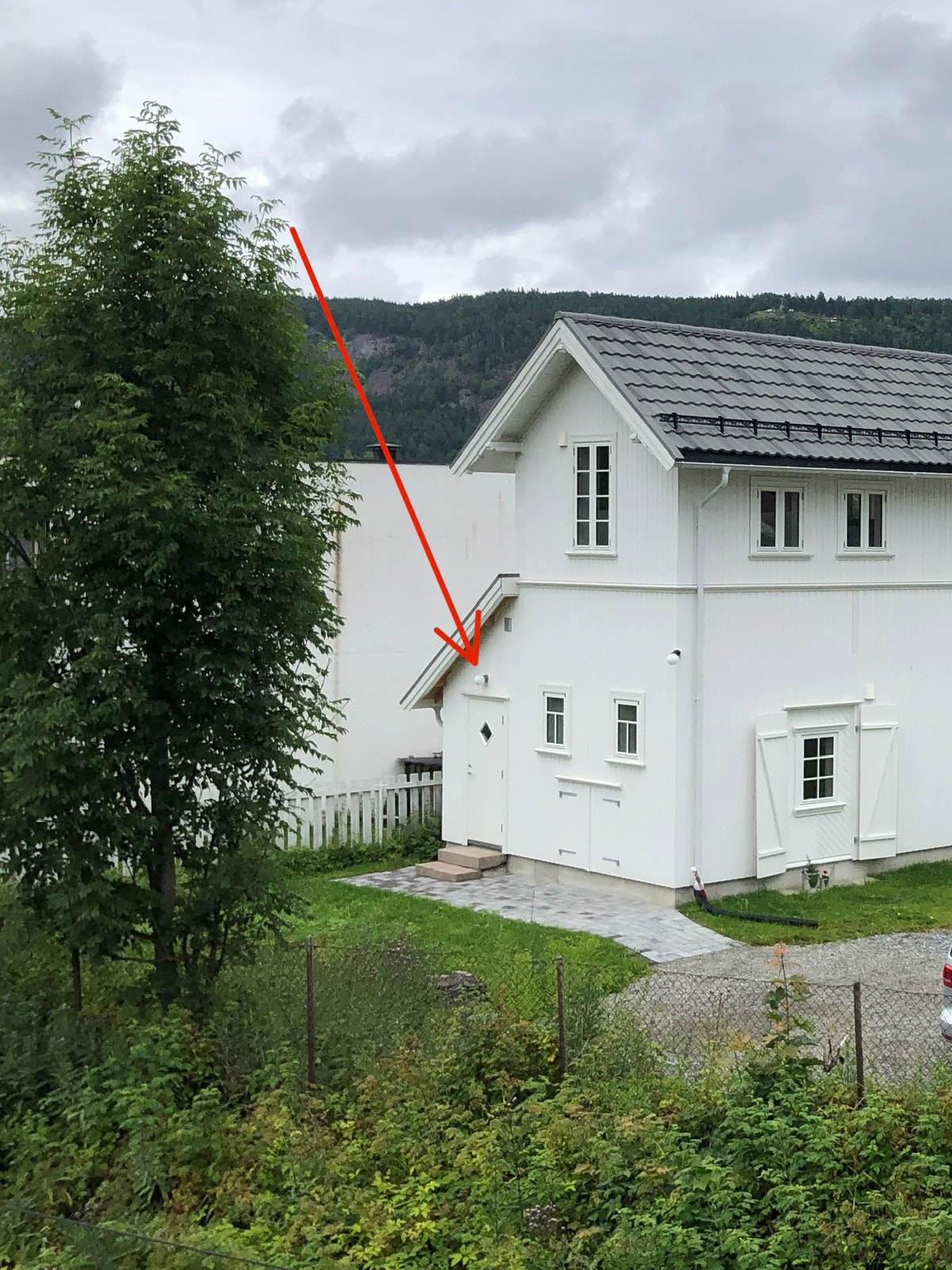 Eget inngangsparti og uteplass Galleribilde