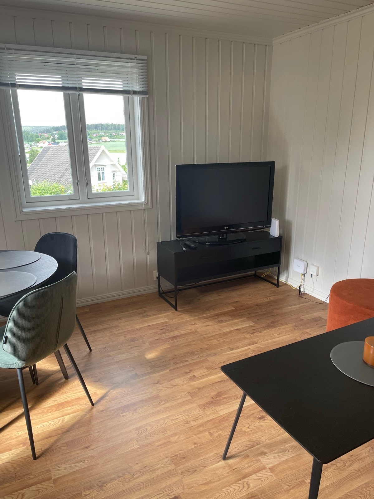 TV-benk Galleribilde