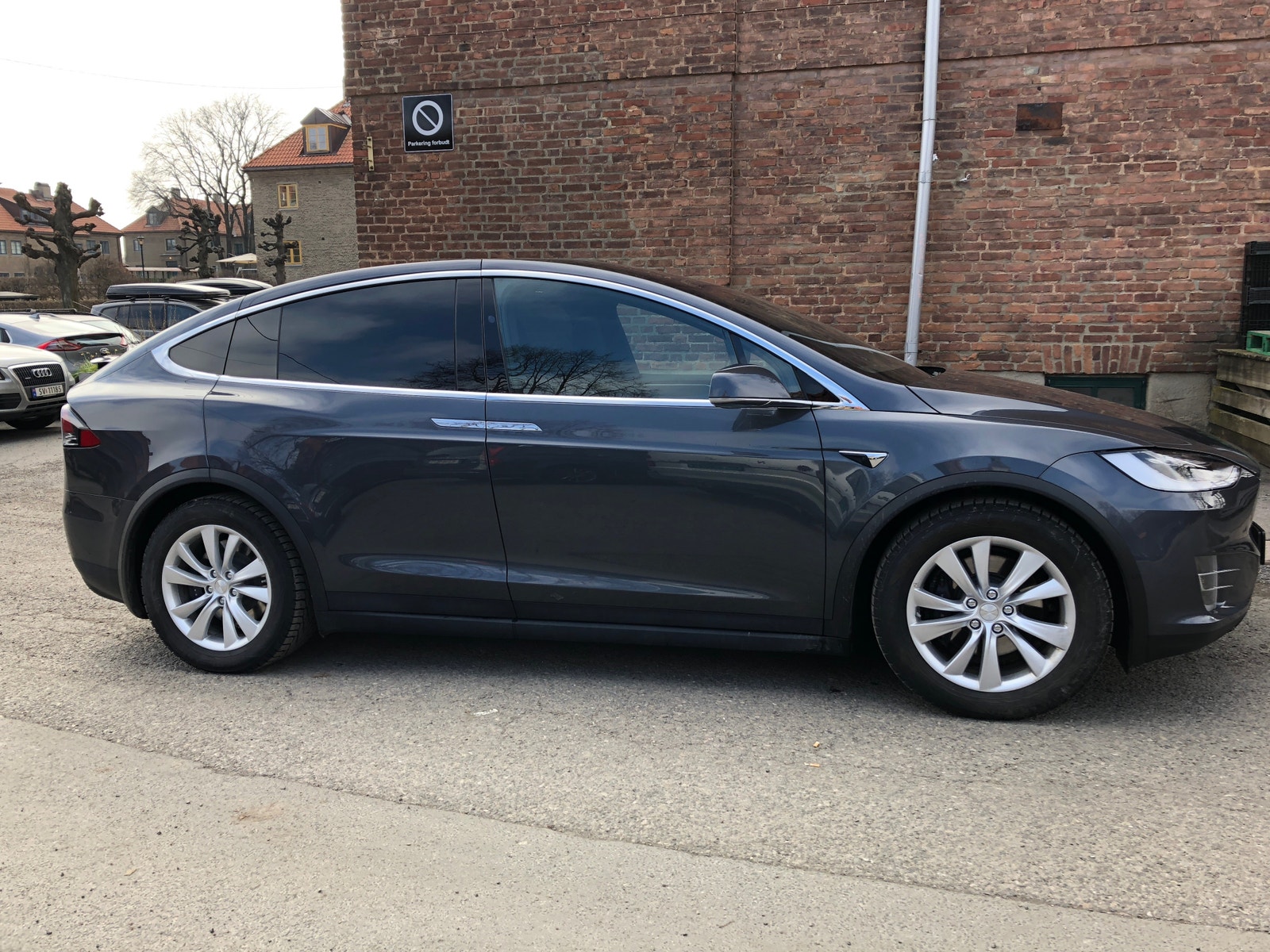 Tesla Model X 1