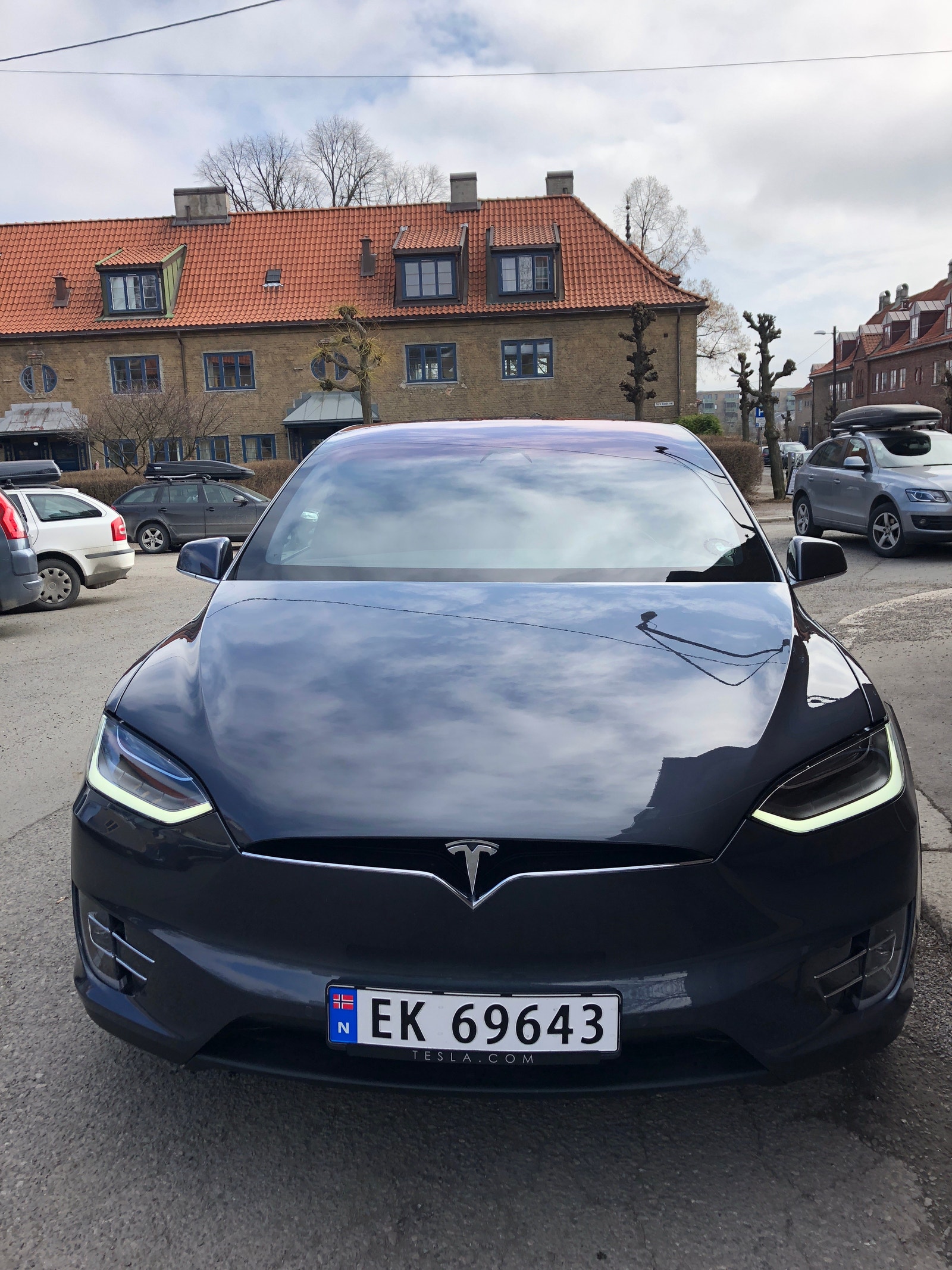Tesla Model X 2